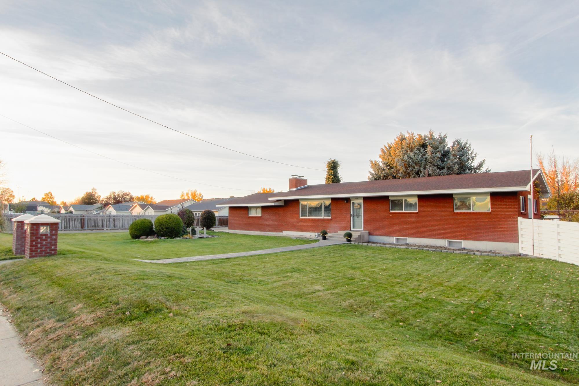 2008 Smith Ave, Nampa, Idaho 83651, 4 Bedrooms, 4.5 Bathrooms, Residential For Sale, Price $650,000,MLS 98966946