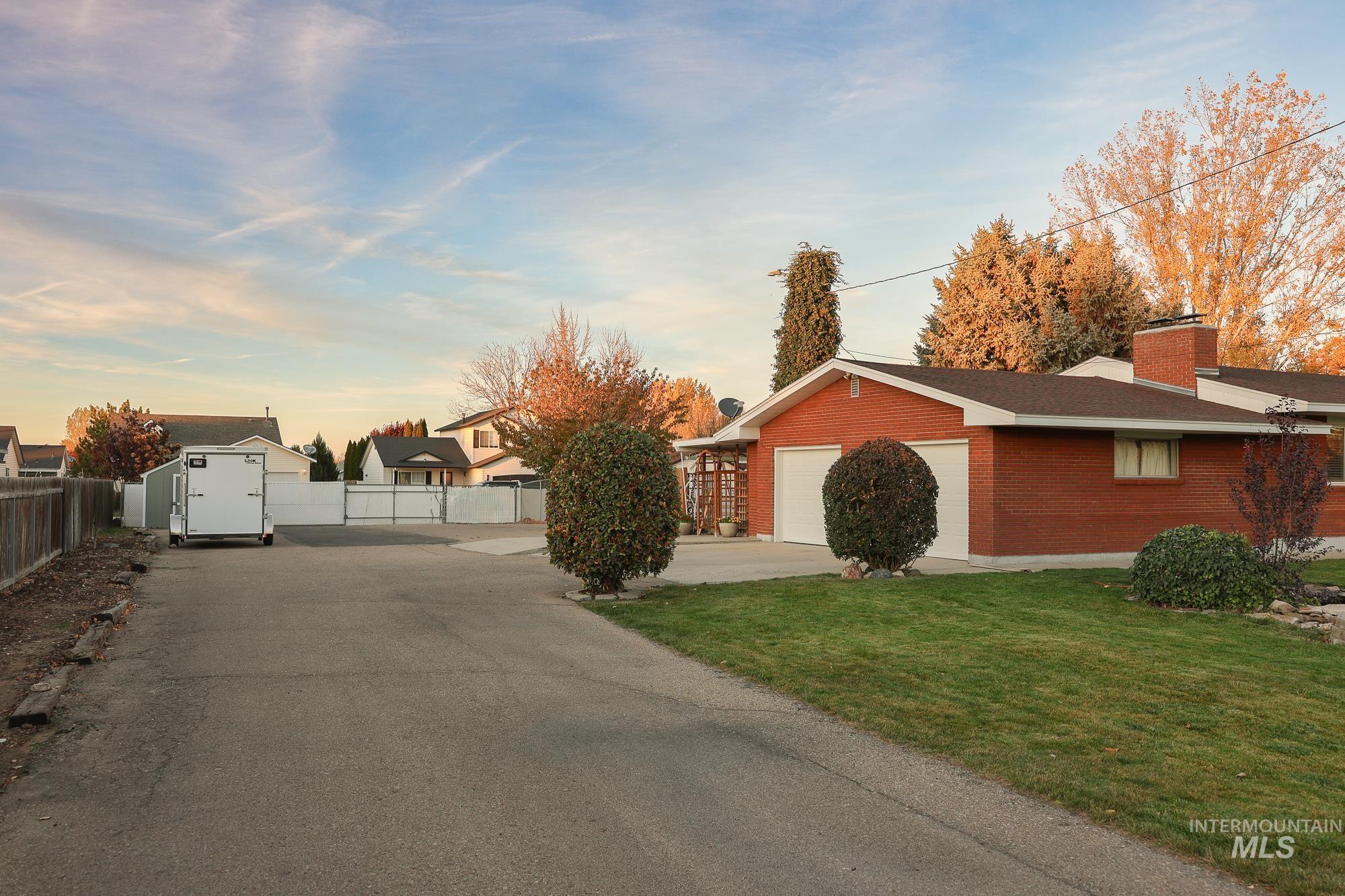 2008 Smith Ave, Nampa, Idaho 83651, 4 Bedrooms, 4.5 Bathrooms, Residential For Sale, Price $650,000,MLS 98966946