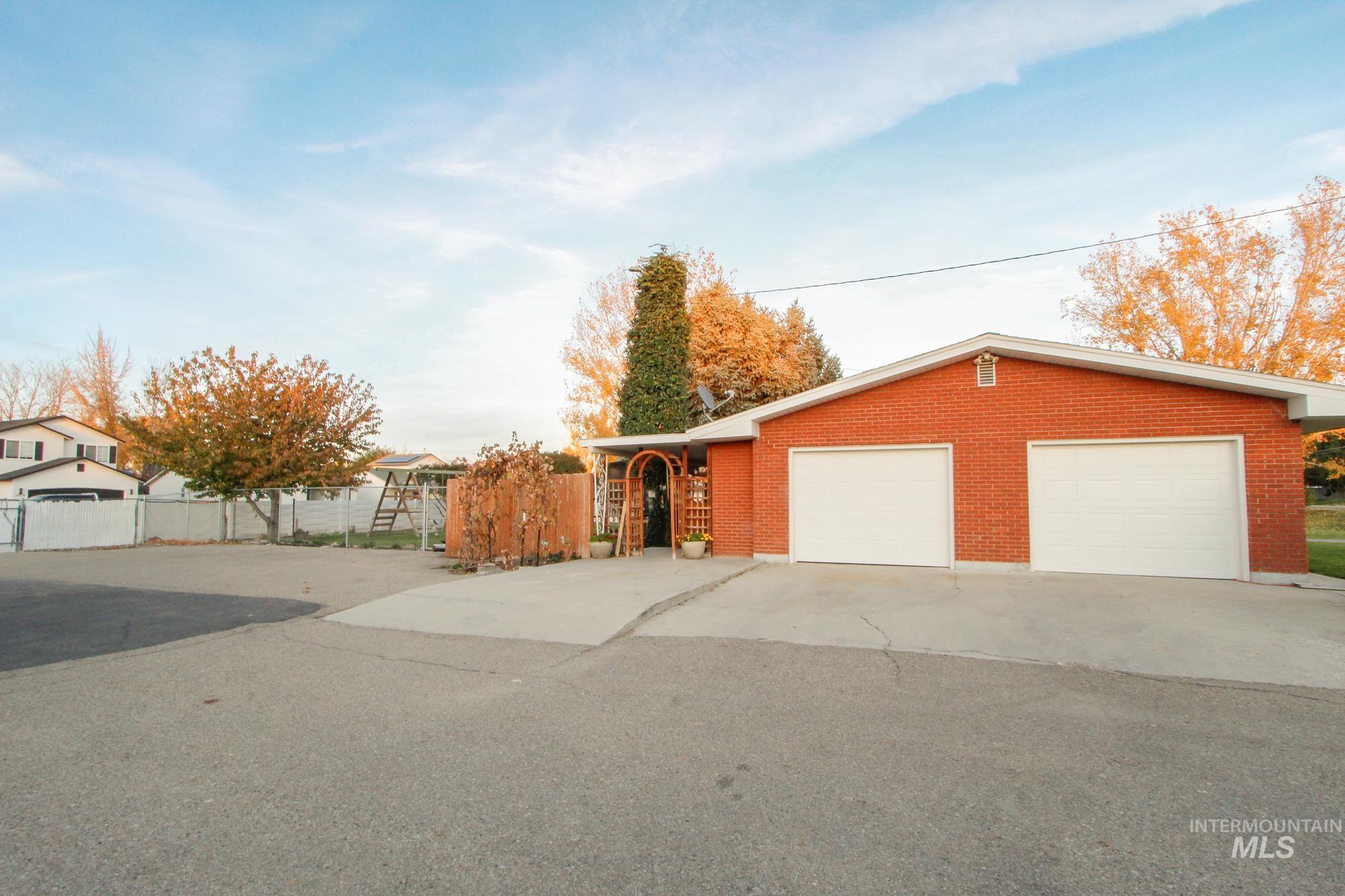 2008 Smith Ave, Nampa, Idaho 83651, 4 Bedrooms, 4.5 Bathrooms, Residential For Sale, Price $650,000,MLS 98966946