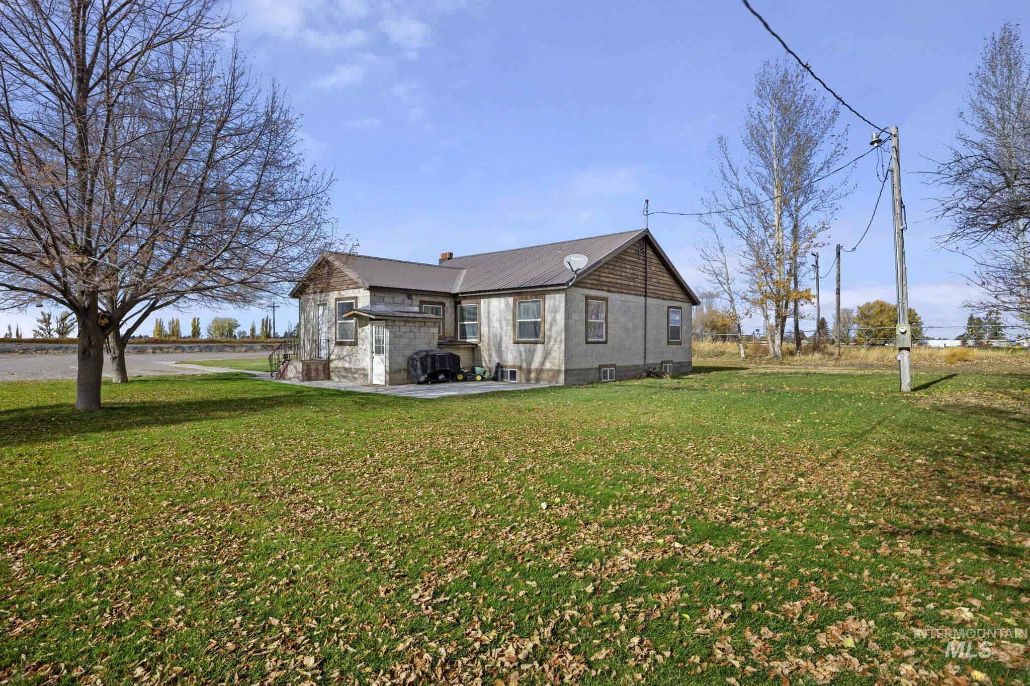 128 S 100 E, Rupert, Idaho 83350, 3 Bedrooms, 2 Bathrooms, Residential For Sale, Price $405,000,MLS 98966947