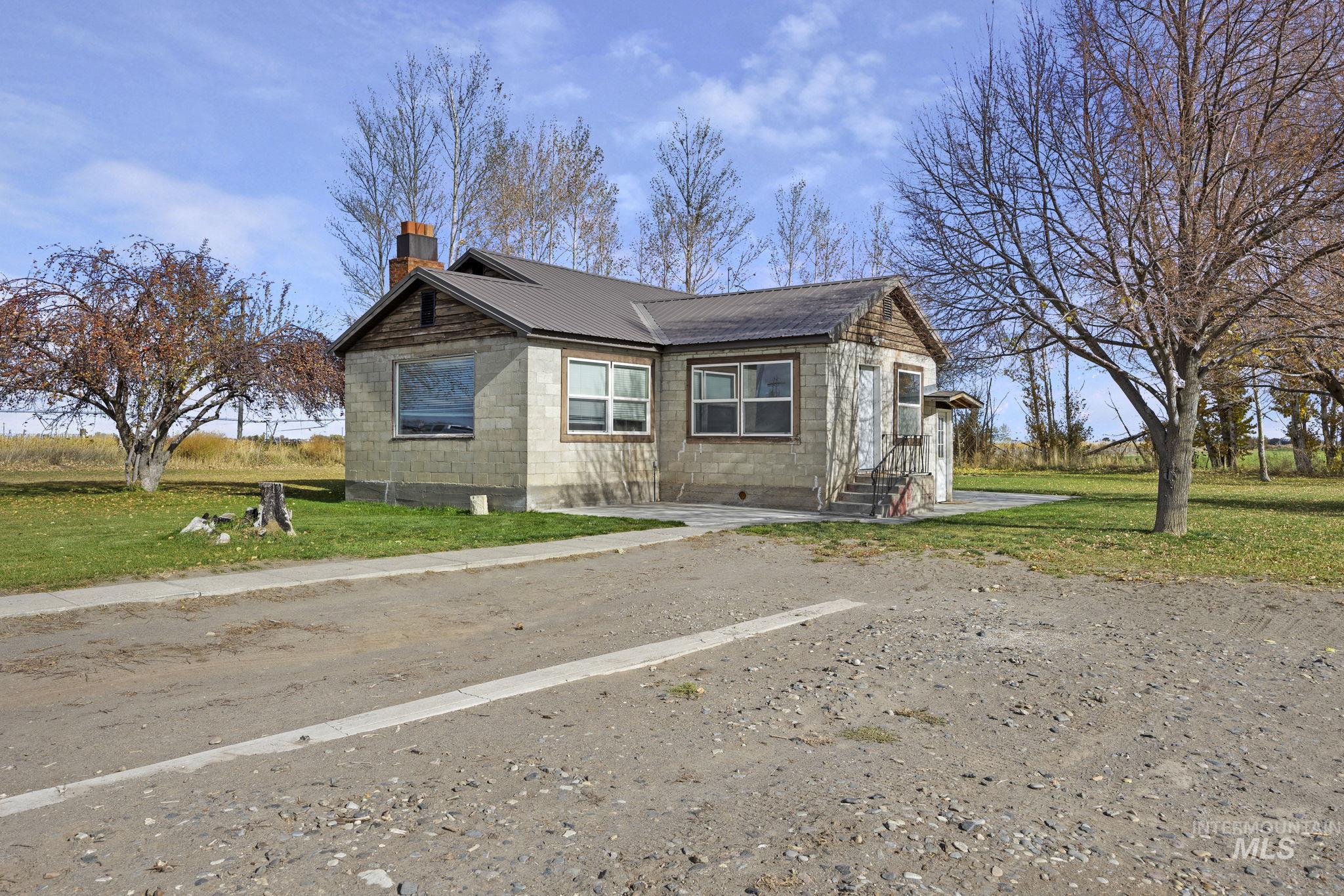 128 S 100 E, Rupert, Idaho 83350, 3 Bedrooms, 2 Bathrooms, Residential For Sale, Price $405,000,MLS 98966947