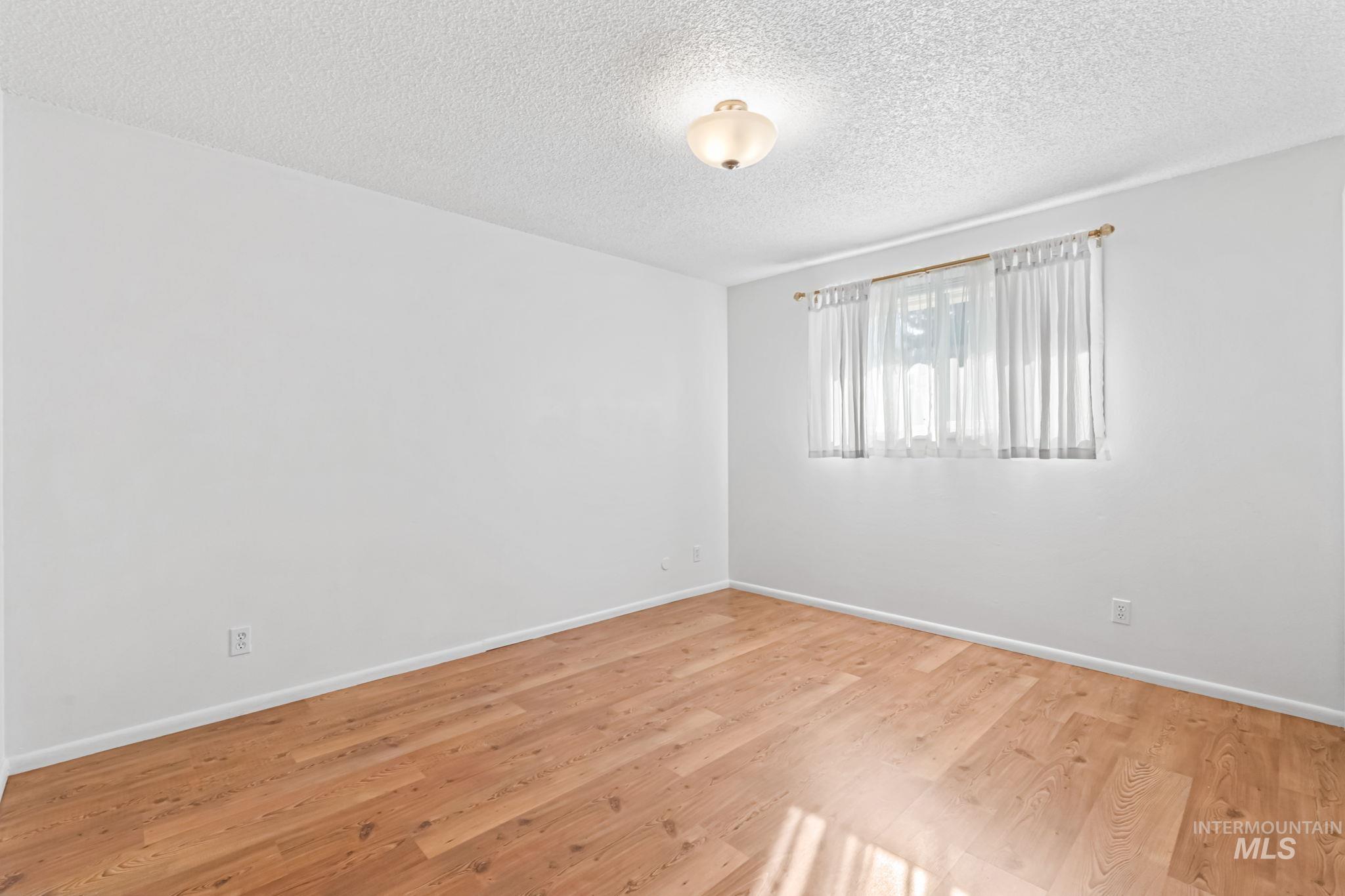 222 E 2nd St, Kuna, Idaho 83634, 4 Bedrooms, 2 Bathrooms, Residential For Sale, Price $479,900,MLS 98966948