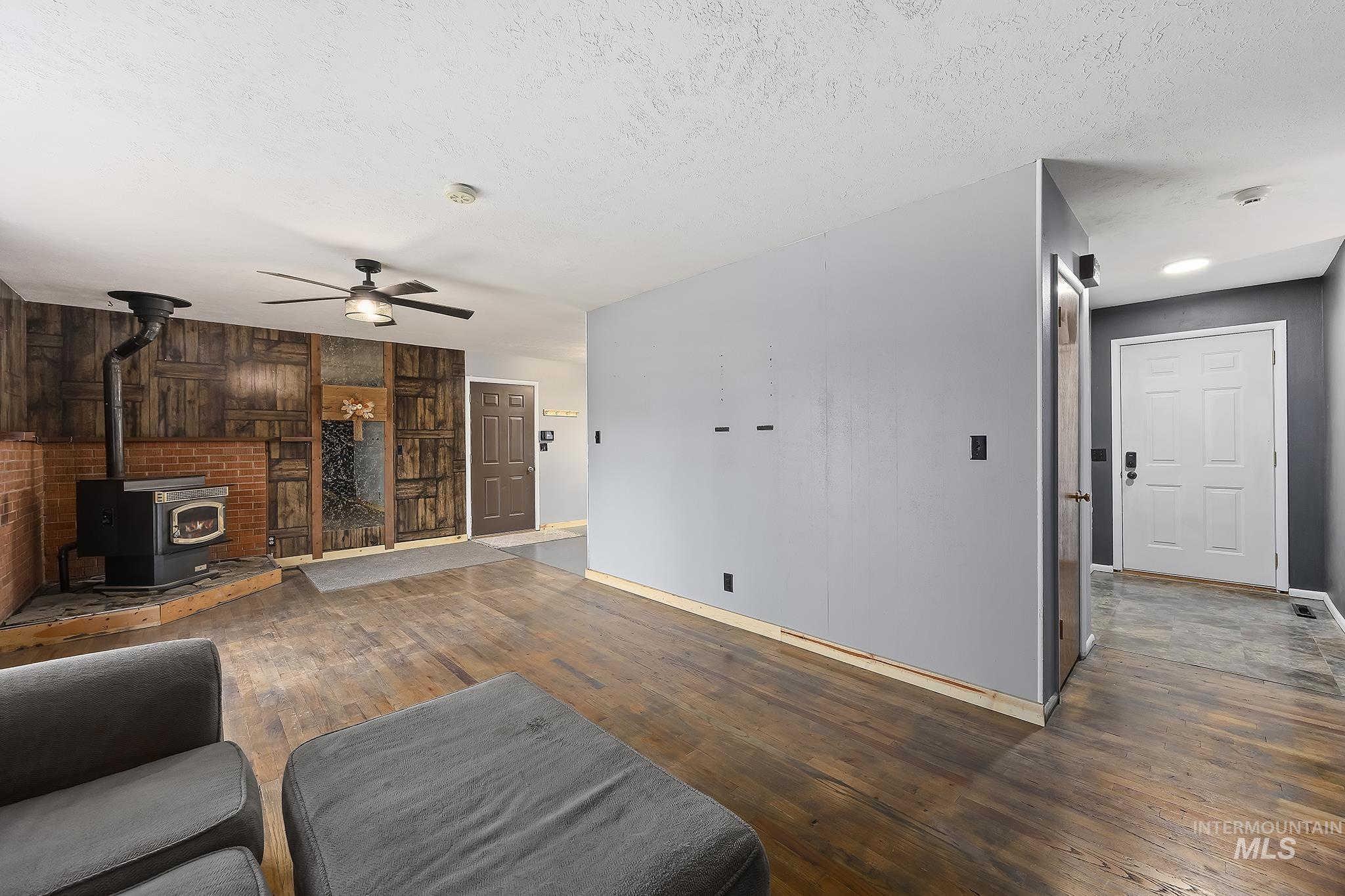 320 E 23rd Dr, Burley, Idaho 83318, 3 Bedrooms, 2 Bathrooms, Residential For Sale, Price $319,900,MLS 98966960