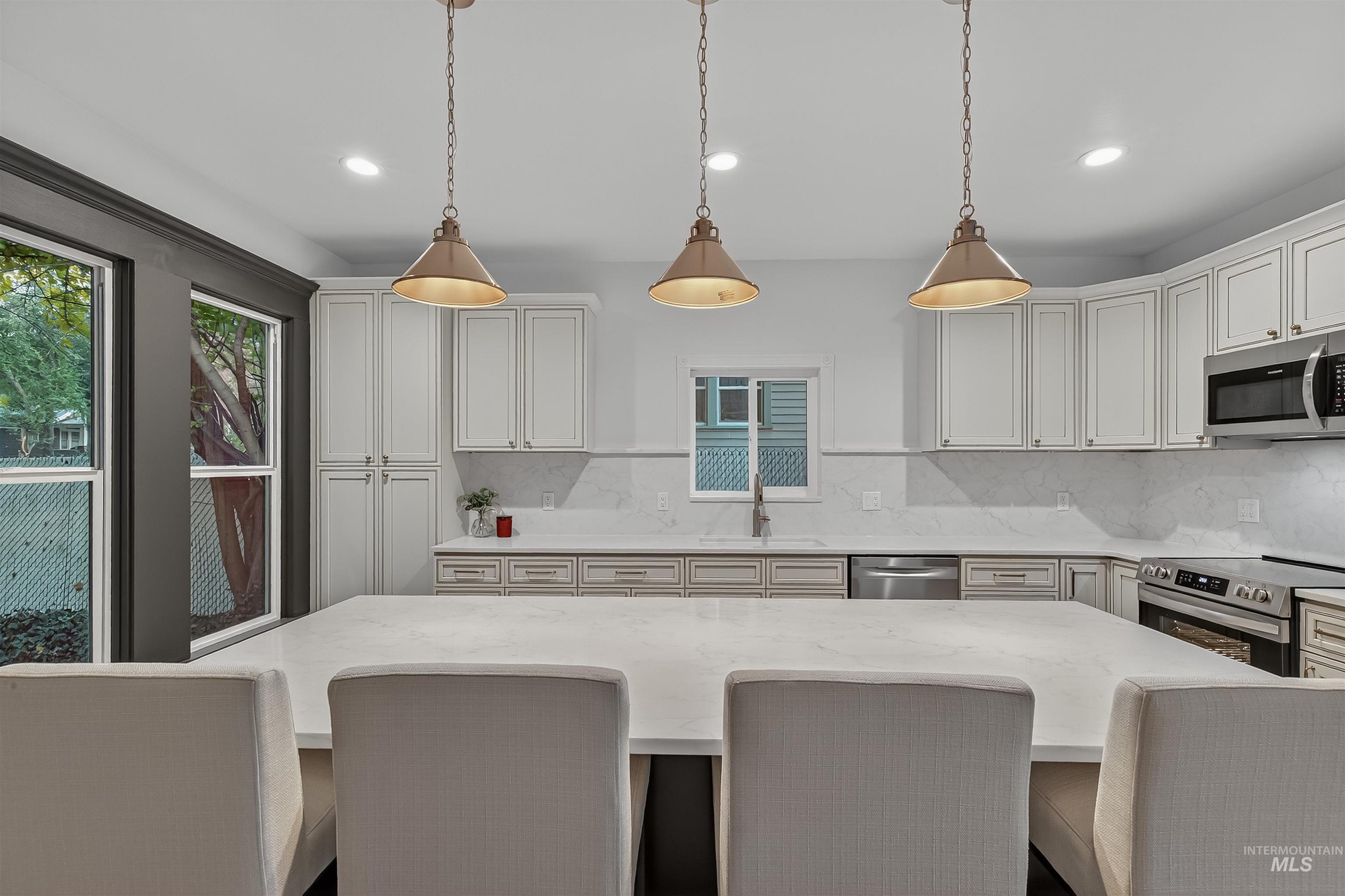 302 7th Ave, Lewiston, Idaho 83501, 3 Bedrooms, 2 Bathrooms, Residential For Sale, Price $499,500,MLS 98966972