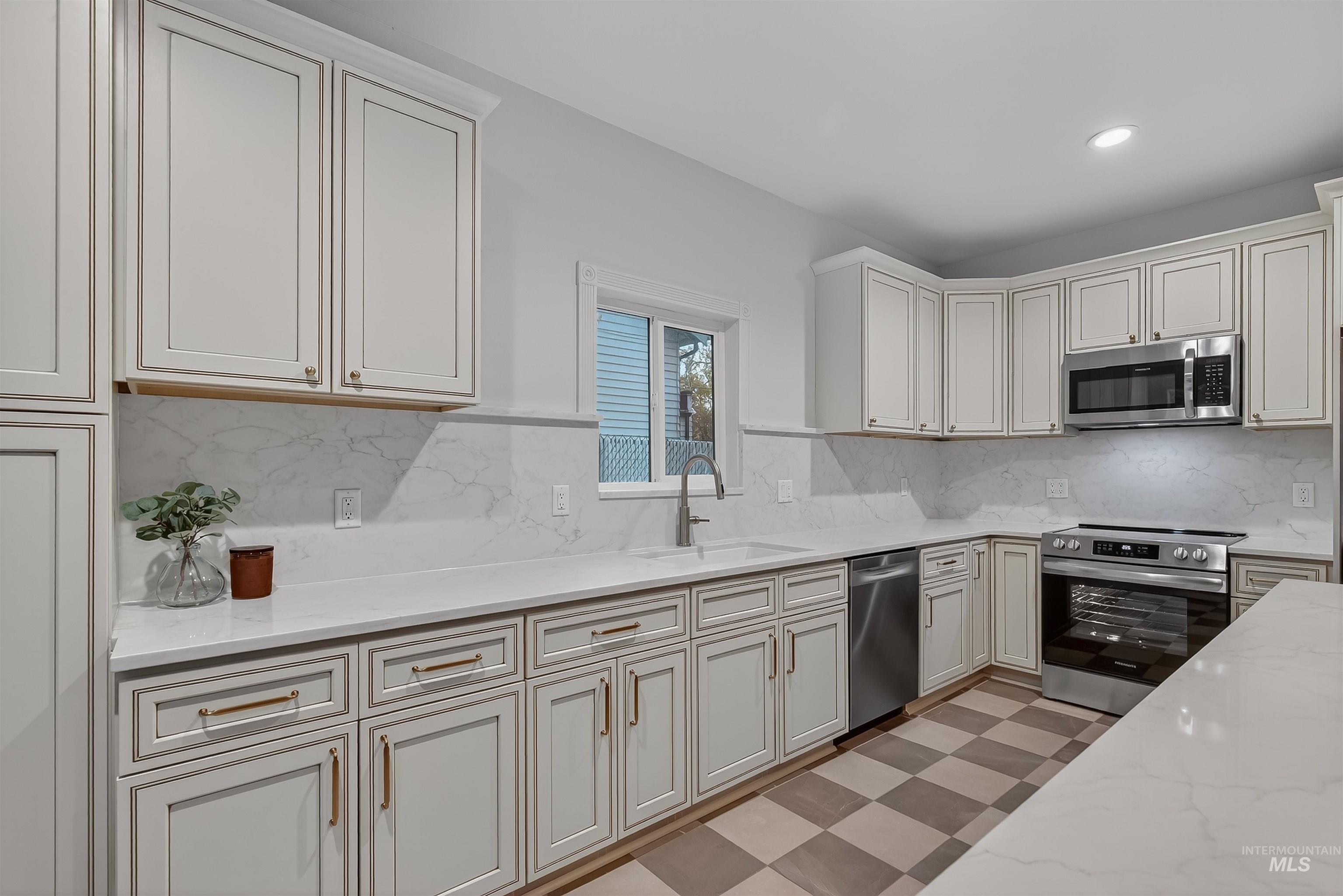 302 7th Ave, Lewiston, Idaho 83501, 3 Bedrooms, 2 Bathrooms, Residential For Sale, Price $499,500,MLS 98966972