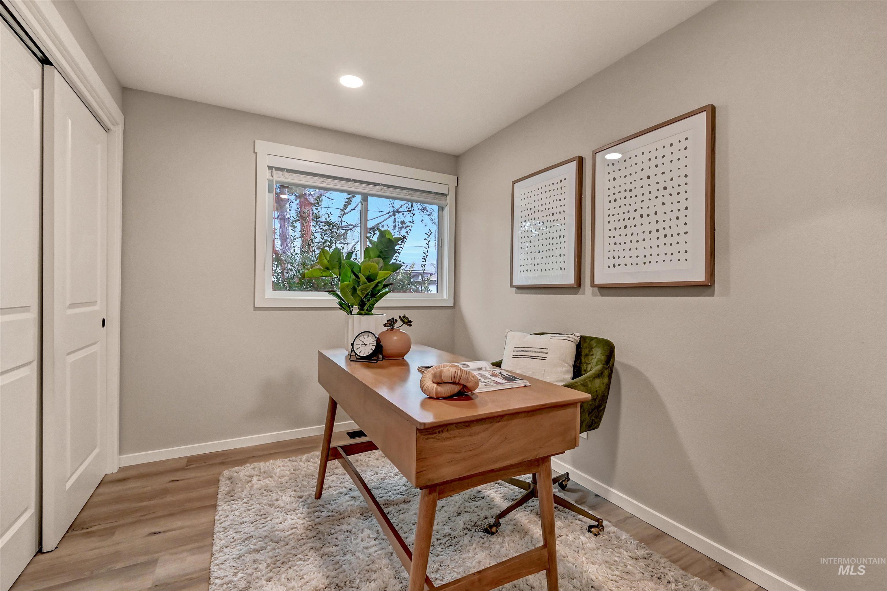 8640 W Brynwood, Boise, Idaho 83704, 5 Bedrooms, 3 Bathrooms, Residential For Sale, Price $635,000,MLS 98966977