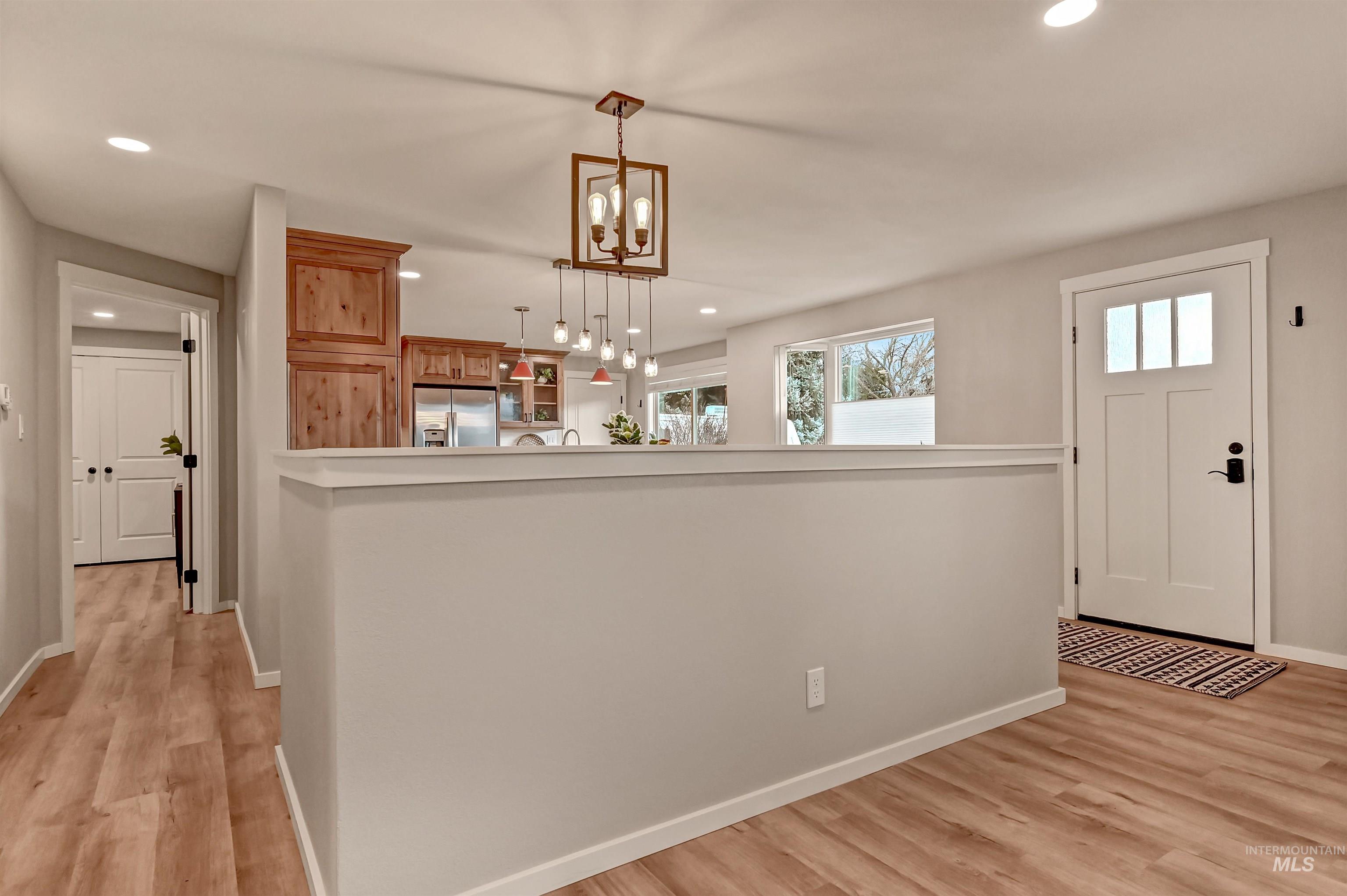 8640 W Brynwood, Boise, Idaho 83704, 5 Bedrooms, 3 Bathrooms, Residential For Sale, Price $635,000,MLS 98966977