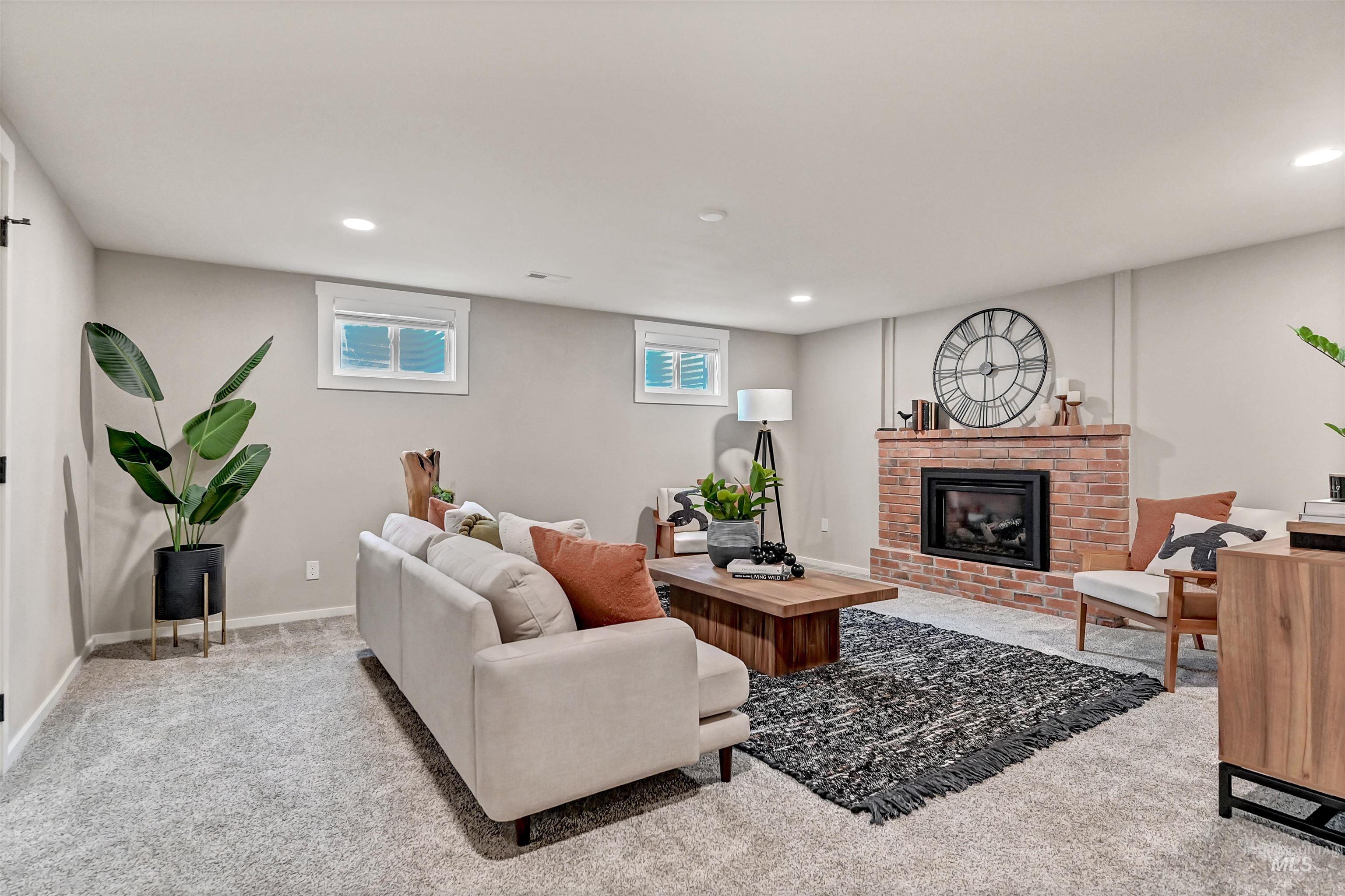 8640 W Brynwood, Boise, Idaho 83704, 5 Bedrooms, 3 Bathrooms, Residential For Sale, Price $635,000,MLS 98966977