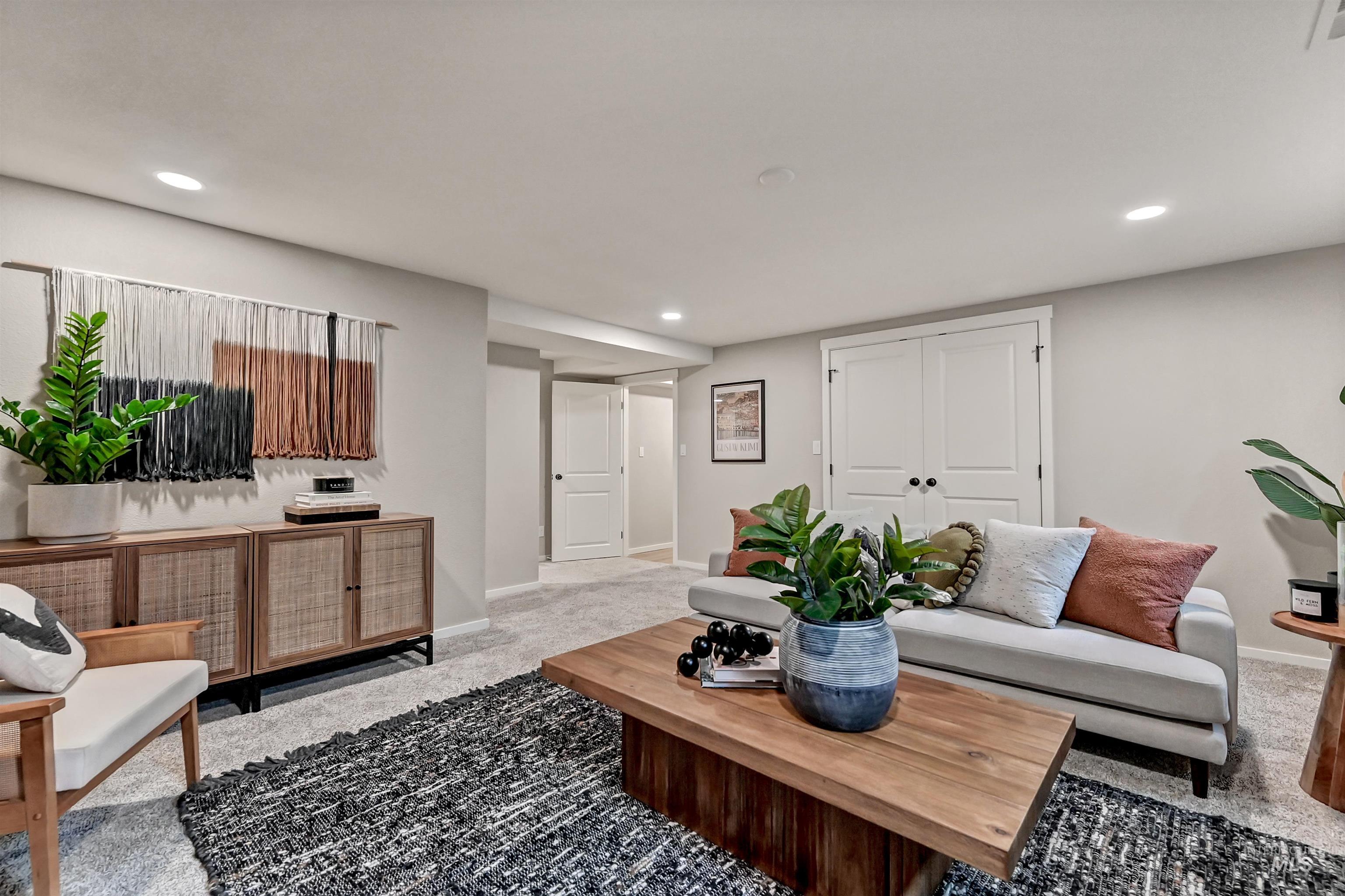 8640 W Brynwood, Boise, Idaho 83704, 5 Bedrooms, 3 Bathrooms, Residential For Sale, Price $635,000,MLS 98966977