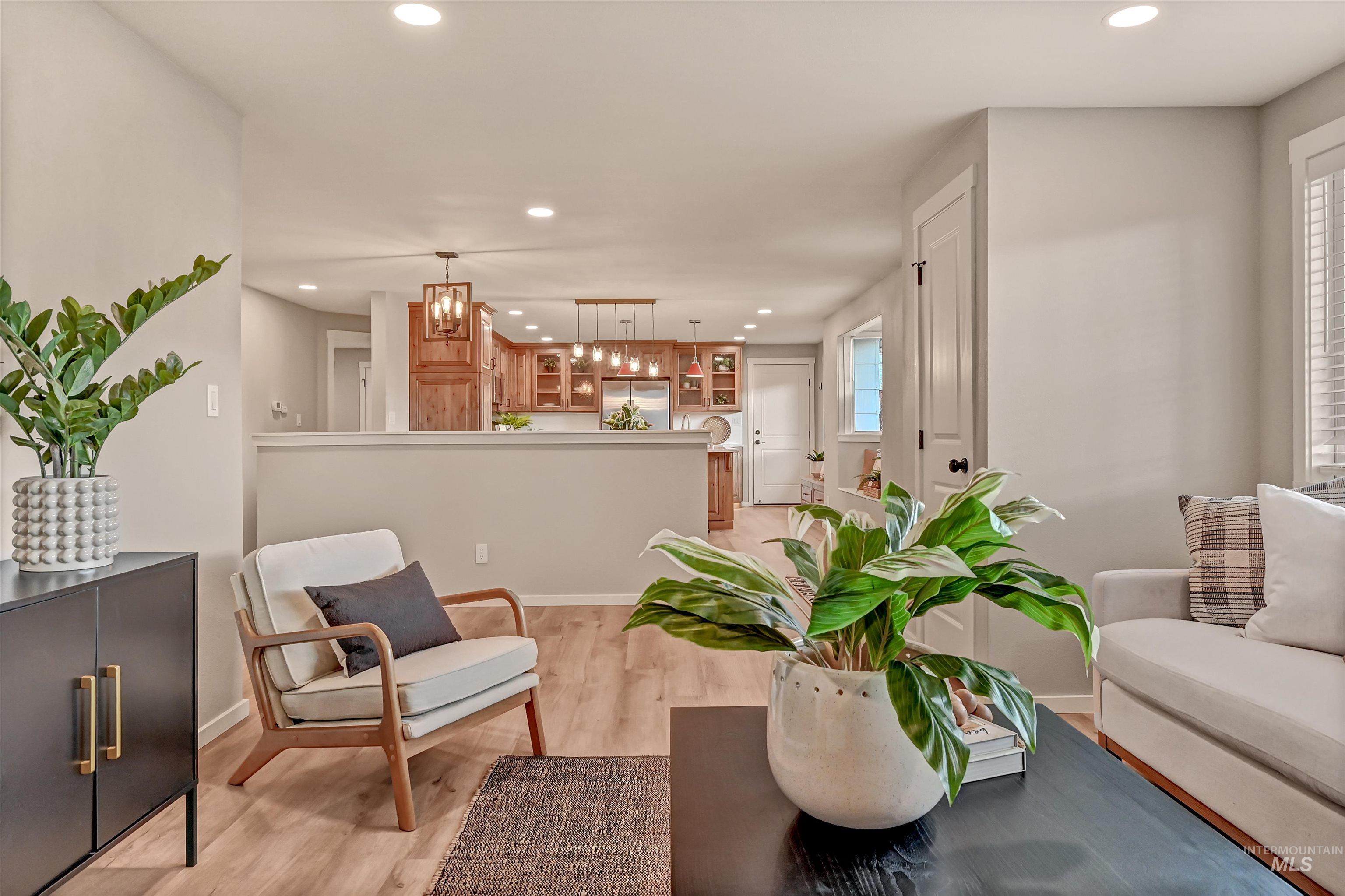 8640 W Brynwood, Boise, Idaho 83704, 5 Bedrooms, 3 Bathrooms, Residential For Sale, Price $635,000,MLS 98966977