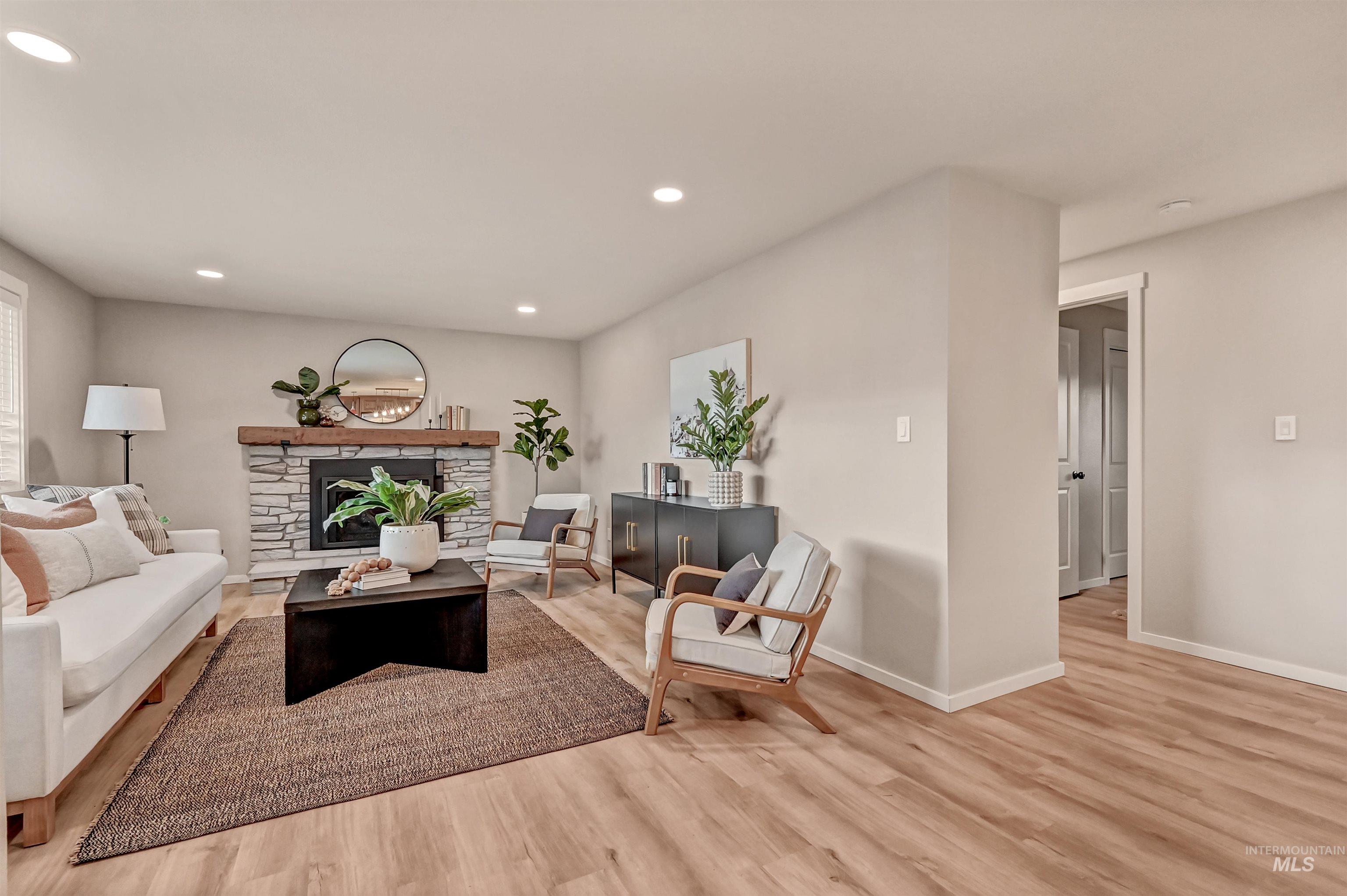 8640 W Brynwood, Boise, Idaho 83704, 5 Bedrooms, 3 Bathrooms, Residential For Sale, Price $635,000,MLS 98966977