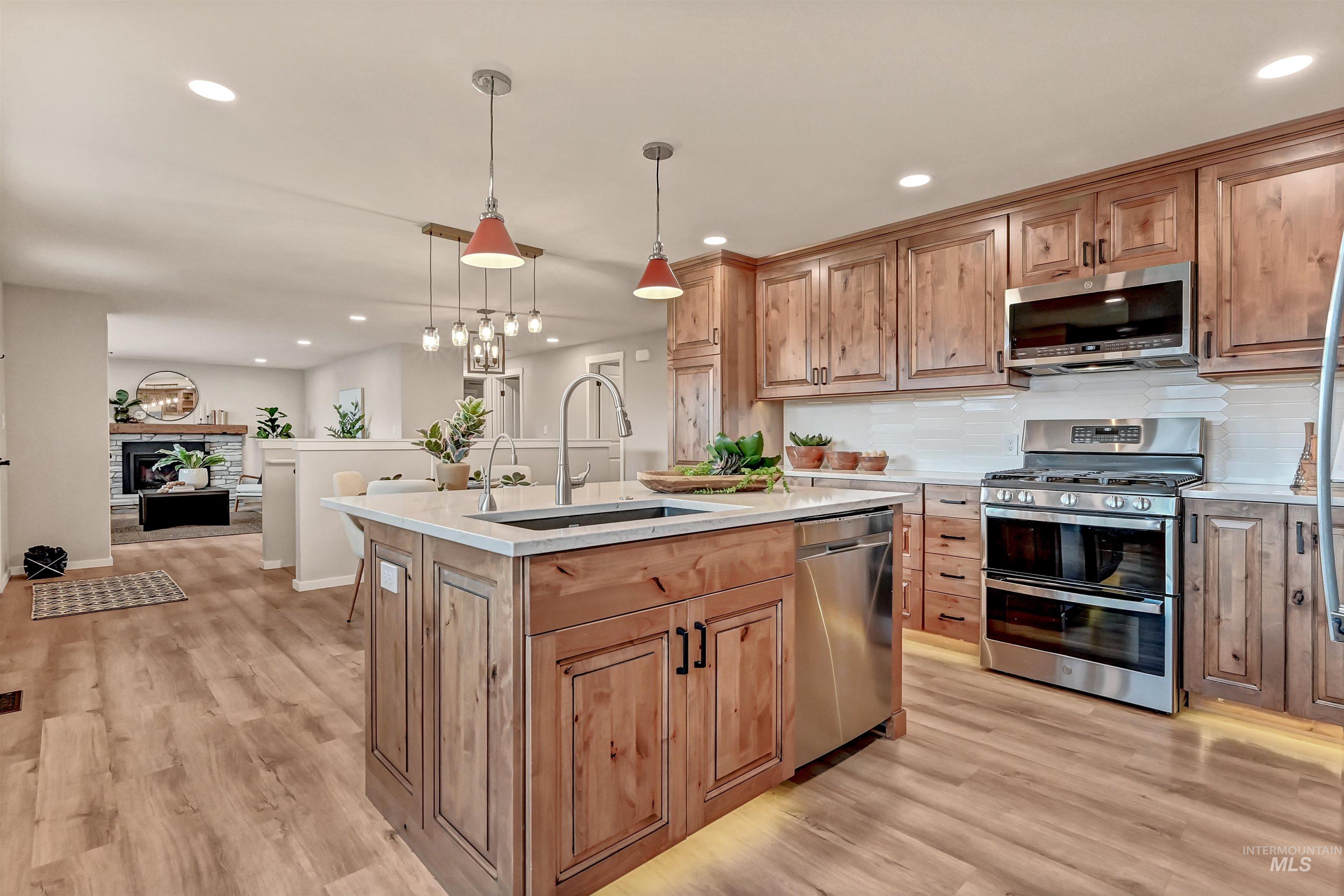 8640 W Brynwood, Boise, Idaho 83704, 5 Bedrooms, 3 Bathrooms, Residential For Sale, Price $635,000,MLS 98966977