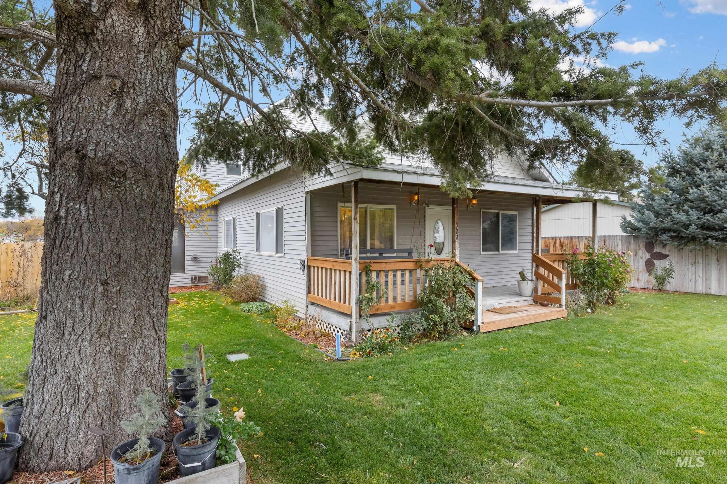 522 E Cleveland, Glenns Ferry, Idaho 83623, 4 Bedrooms, 2.5 Bathrooms, Residential For Sale, Price $369,900,MLS 98966978