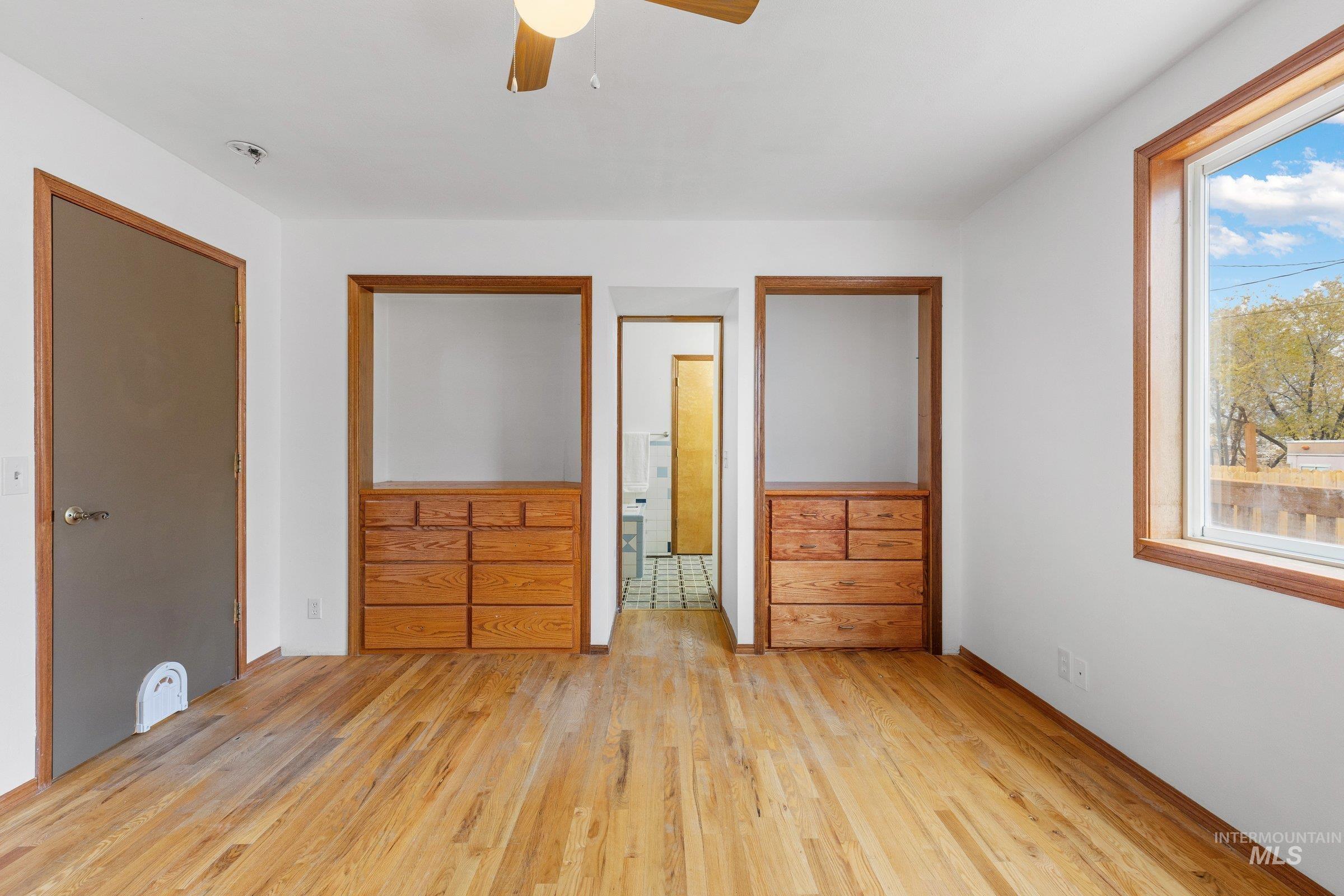 522 E Cleveland, Glenns Ferry, Idaho 83623, 4 Bedrooms, 2.5 Bathrooms, Residential For Sale, Price $369,900,MLS 98966978