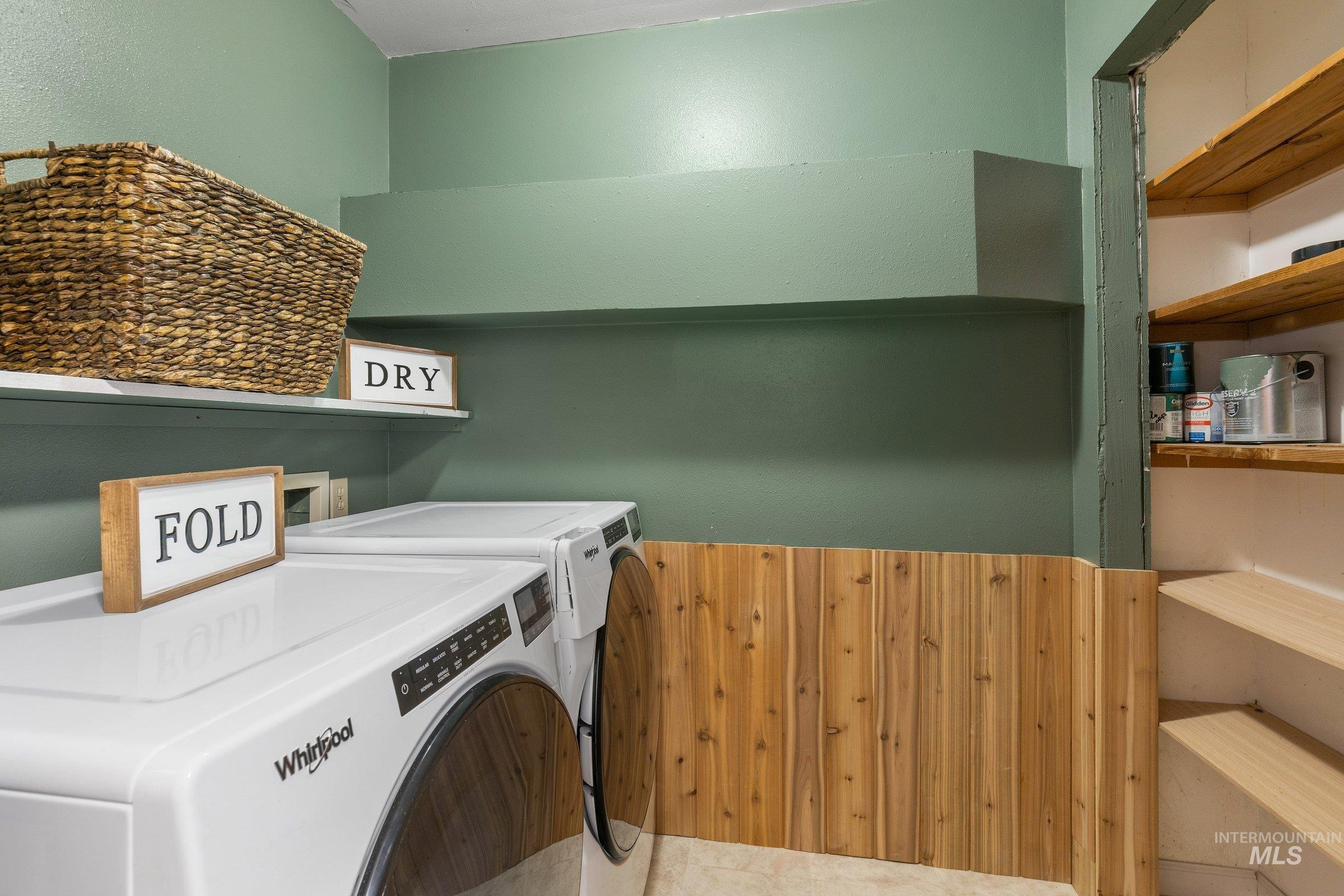 522 E Cleveland, Glenns Ferry, Idaho 83623, 4 Bedrooms, 2.5 Bathrooms, Residential For Sale, Price $369,900,MLS 98966978