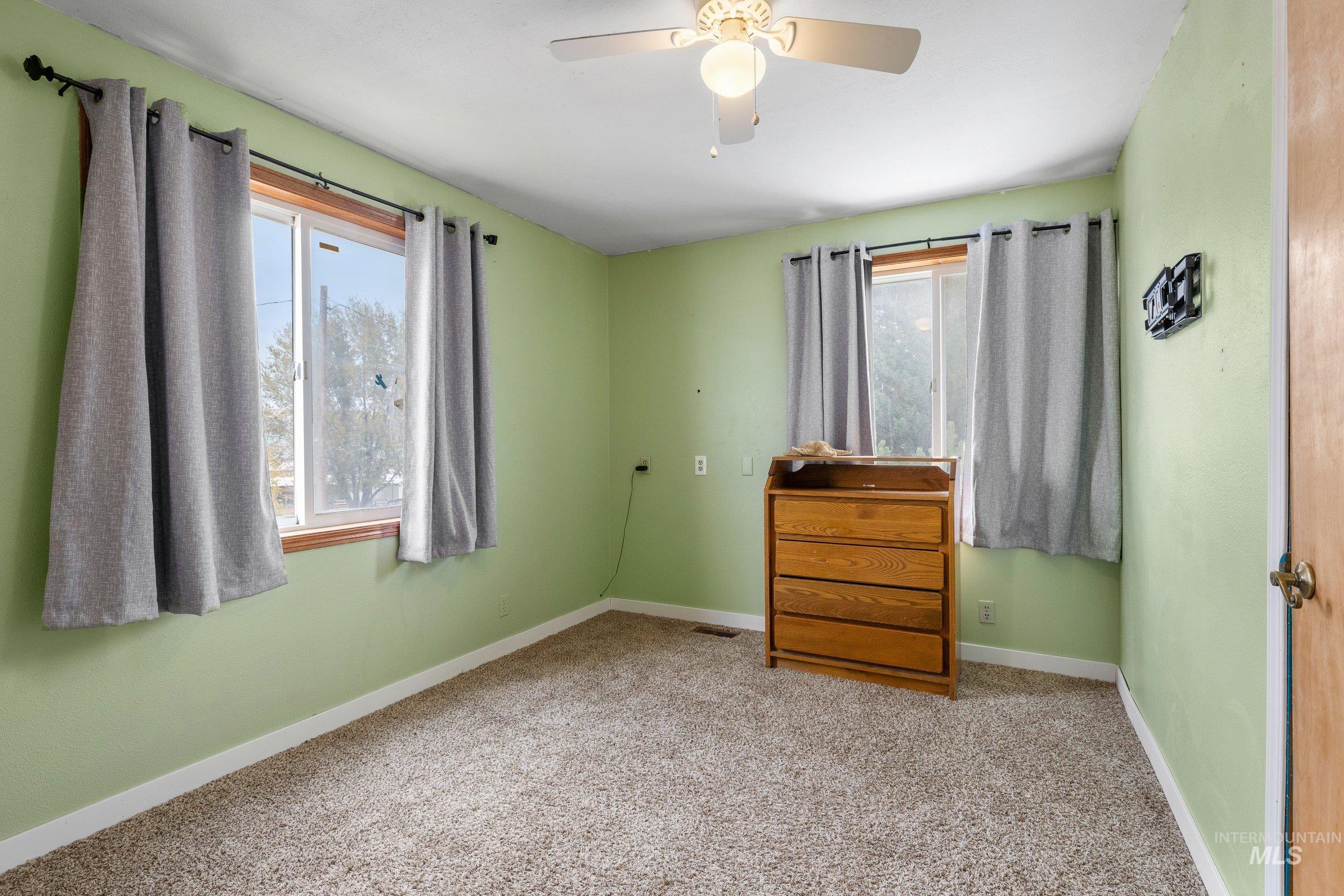 522 E Cleveland, Glenns Ferry, Idaho 83623, 4 Bedrooms, 2.5 Bathrooms, Residential For Sale, Price $369,900,MLS 98966978