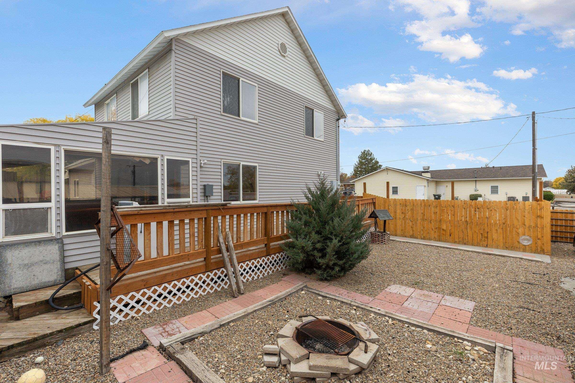 522 E Cleveland, Glenns Ferry, Idaho 83623, 4 Bedrooms, 2.5 Bathrooms, Residential For Sale, Price $369,900,MLS 98966978