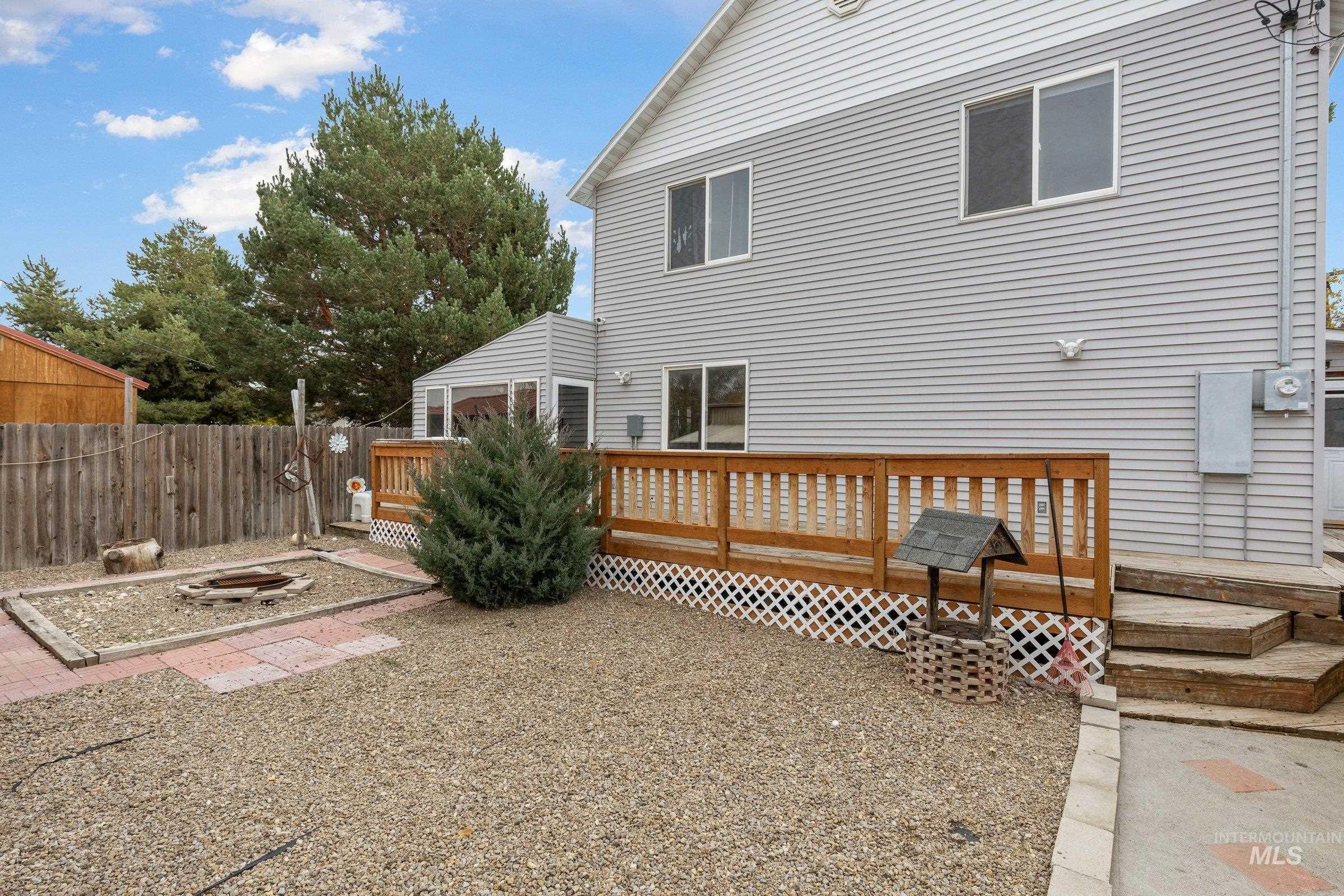 522 E Cleveland, Glenns Ferry, Idaho 83623, 4 Bedrooms, 2.5 Bathrooms, Residential For Sale, Price $369,900,MLS 98966978