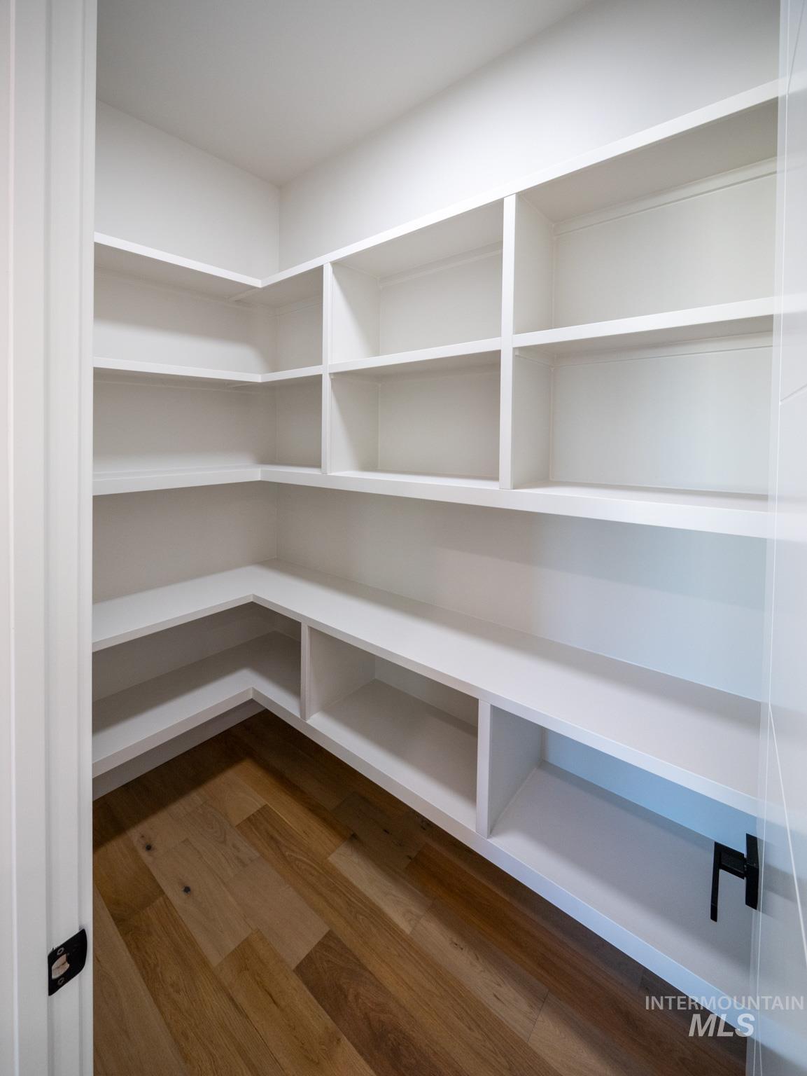 1590 N Watershed Ln, Star, Idaho 83669, 4 Bedrooms, 3 Bathrooms, Residential For Sale, Price $985,000,MLS 98966980