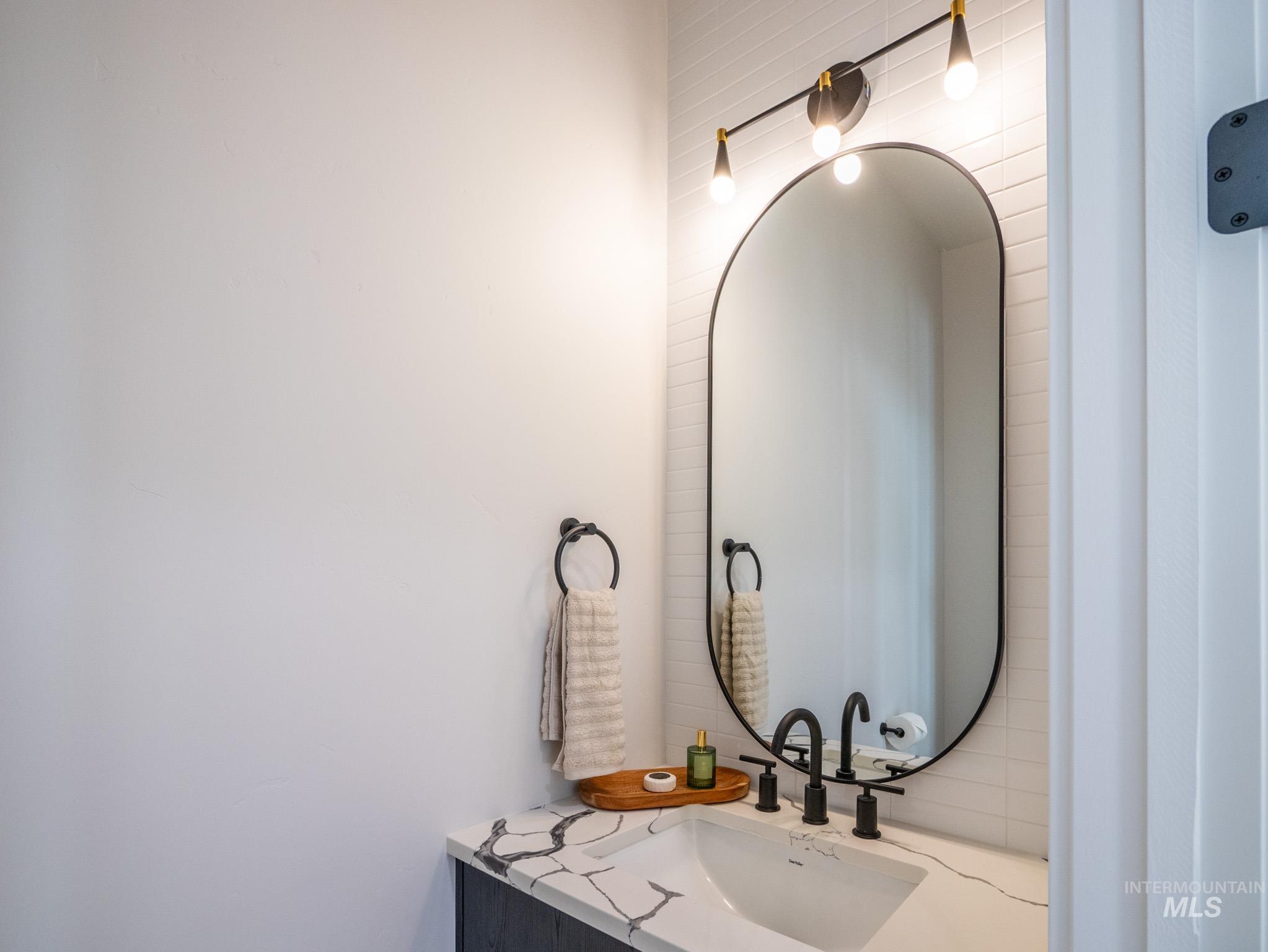 1590 N Watershed Ln, Star, Idaho 83669, 4 Bedrooms, 3 Bathrooms, Residential For Sale, Price $985,000,MLS 98966980