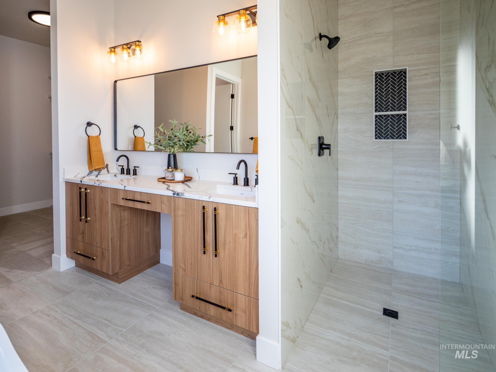 1590 N Watershed Ln, Star, Idaho 83669, 4 Bedrooms, 3 Bathrooms, Residential For Sale, Price $985,000,MLS 98966980