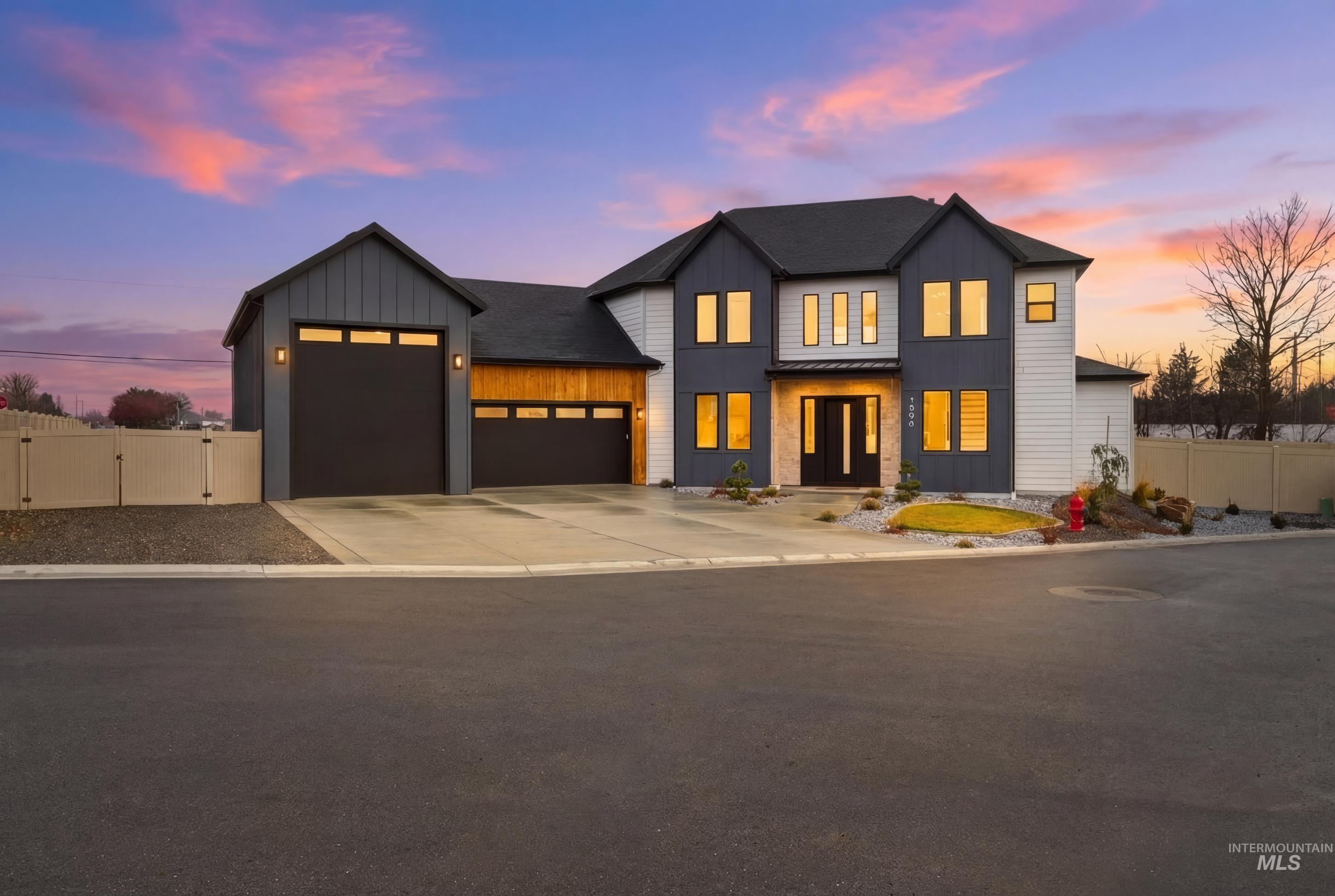 1590 N Watershed Ln, Star, Idaho 83669, 4 Bedrooms, 3 Bathrooms, Residential For Sale, Price $985,000,MLS 98966980