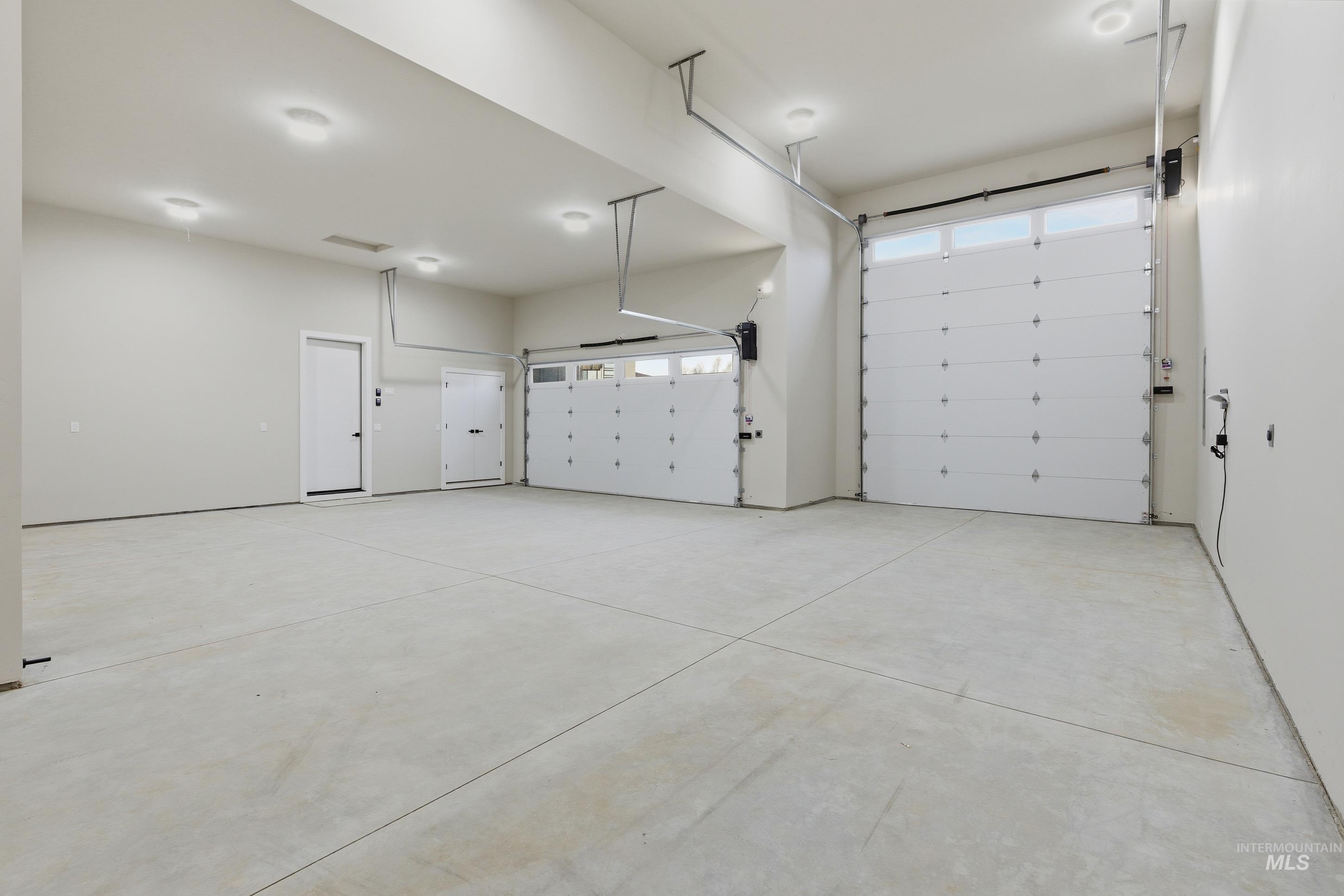 1590 N Watershed Ln, Star, Idaho 83669, 4 Bedrooms, 3 Bathrooms, Residential For Sale, Price $985,000,MLS 98966980