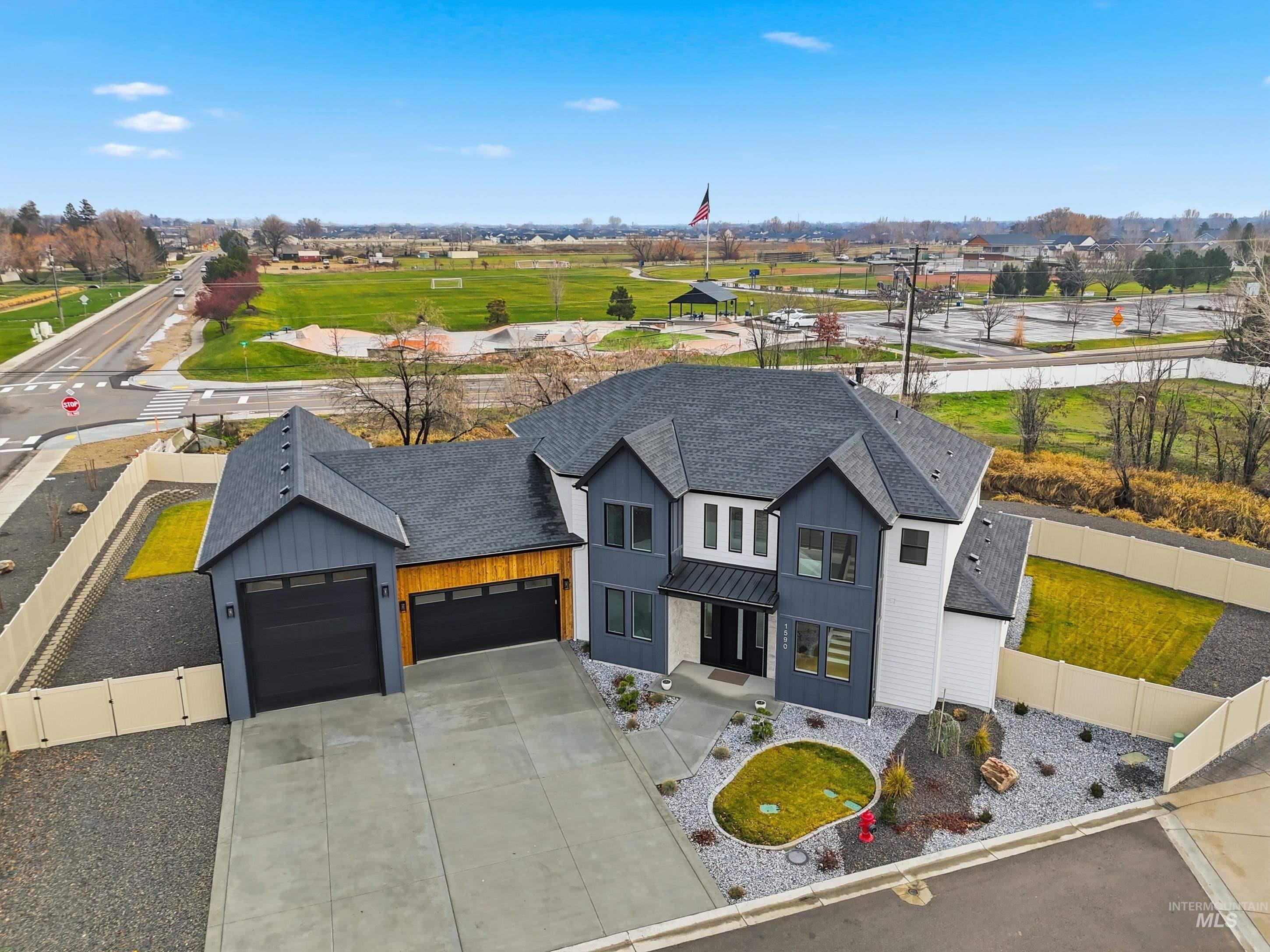 1590 N Watershed Ln, Star, Idaho 83669, 4 Bedrooms, 3 Bathrooms, Residential For Sale, Price $985,000,MLS 98966980