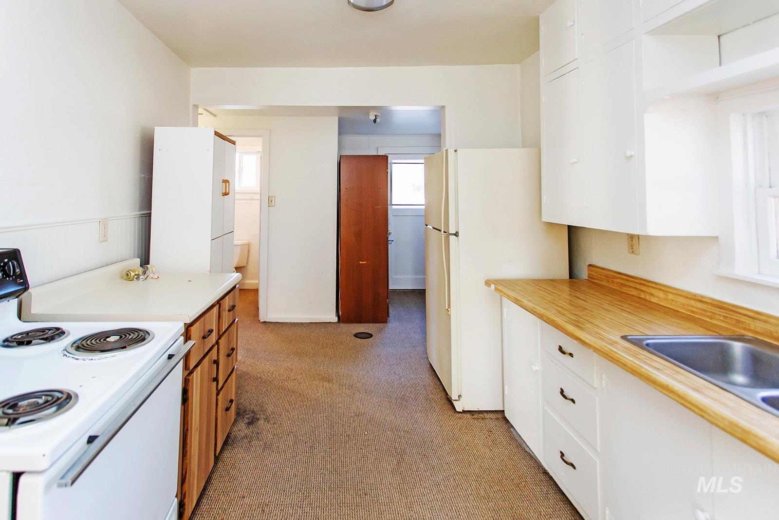 319 Jackson St, Twin Falls, Idaho 83301, 2 Bedrooms, 1 Bathroom, Residential Income For Sale, Price $229,000,MLS 98966981