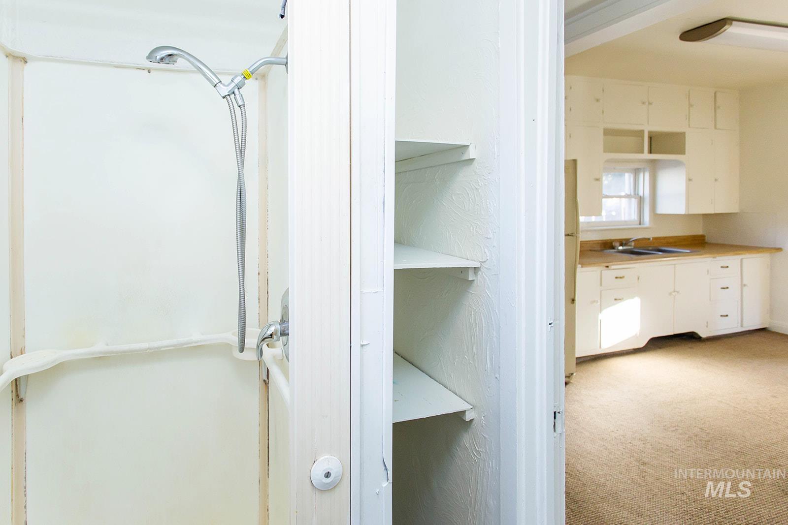 319 Jackson St, Twin Falls, Idaho 83301, 2 Bedrooms, 1 Bathroom, Residential Income For Sale, Price $229,000,MLS 98966981