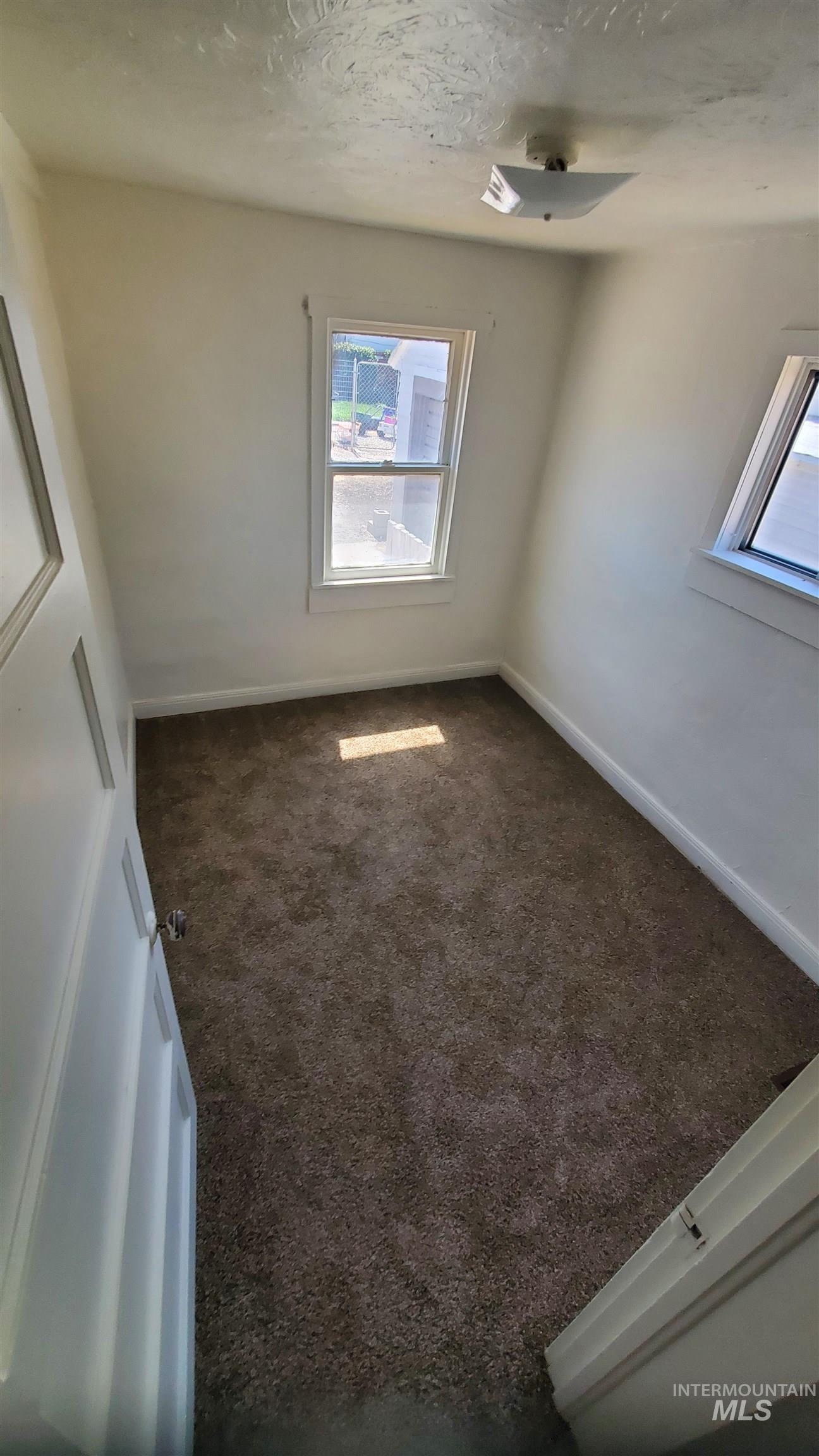 319 Jackson St, Twin Falls, Idaho 83301, 2 Bedrooms, 1 Bathroom, Residential Income For Sale, Price $189,000, 98966981