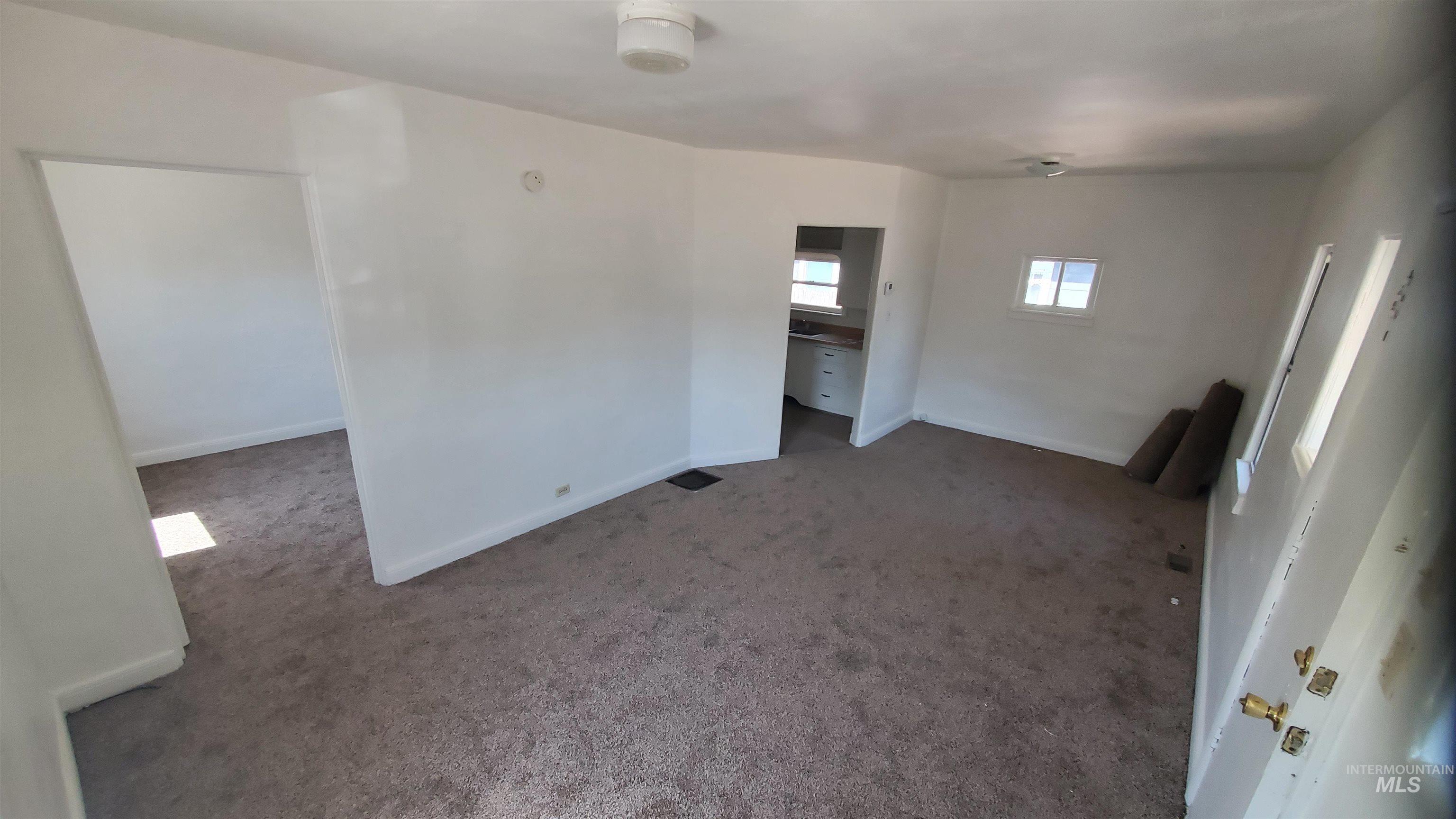 319 Jackson St, Twin Falls, Idaho 83301, 2 Bedrooms, 1 Bathroom, Residential Income For Sale, Price $189,000, 98966981