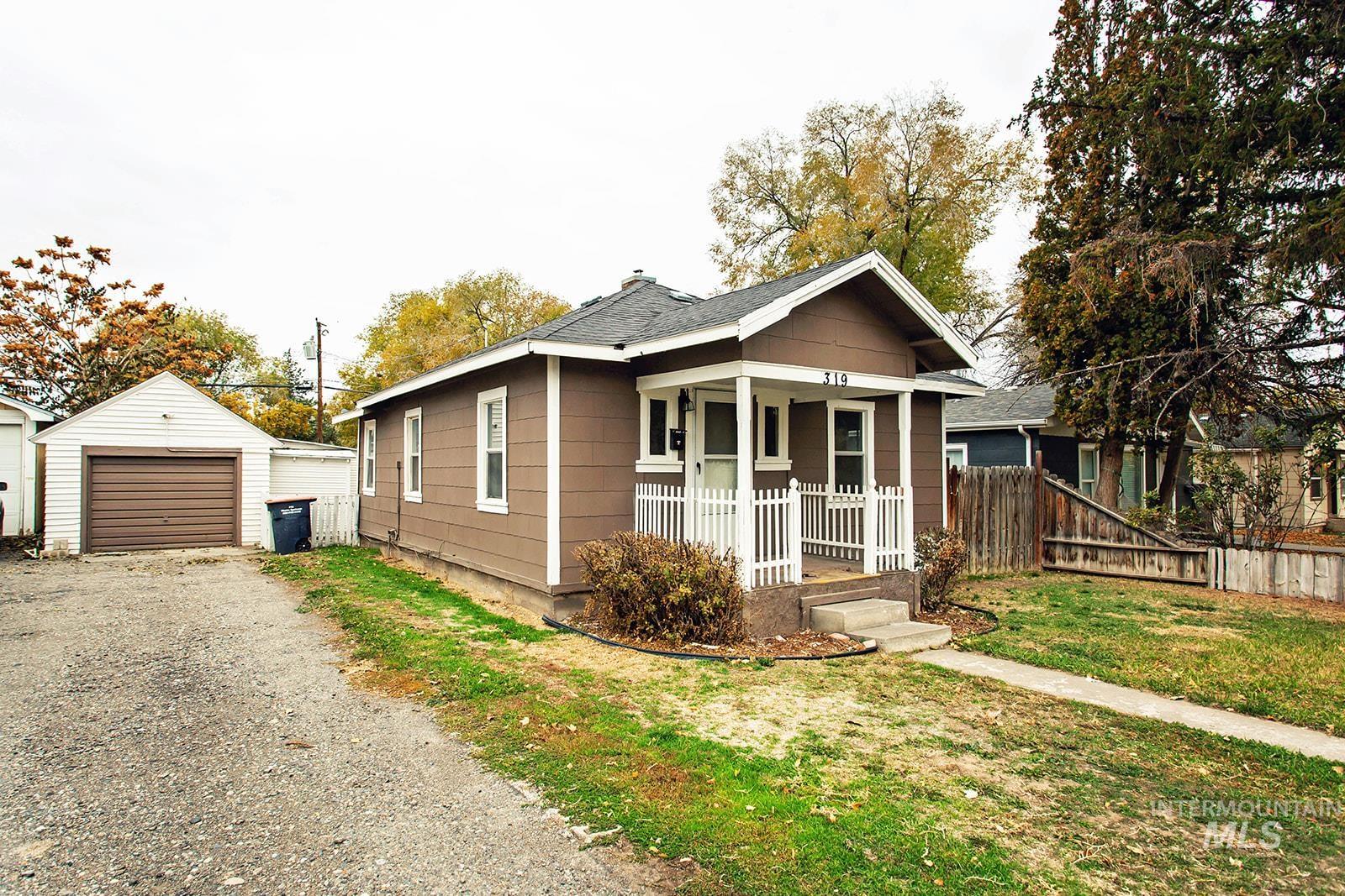 319 Jackson St, Twin Falls, Idaho 83301, 2 Bedrooms, 1 Bathroom, Residential For Sale, Price $219,000,MLS 98966983