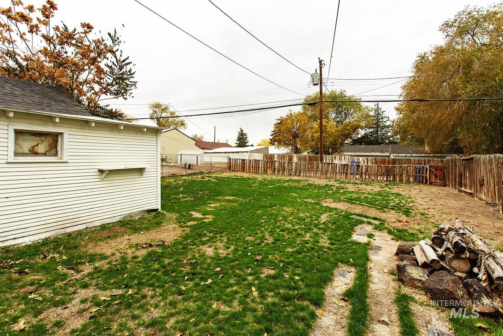 319 Jackson St, Twin Falls, Idaho 83301, 2 Bedrooms, 1 Bathroom, Residential For Sale, Price $219,000,MLS 98966983