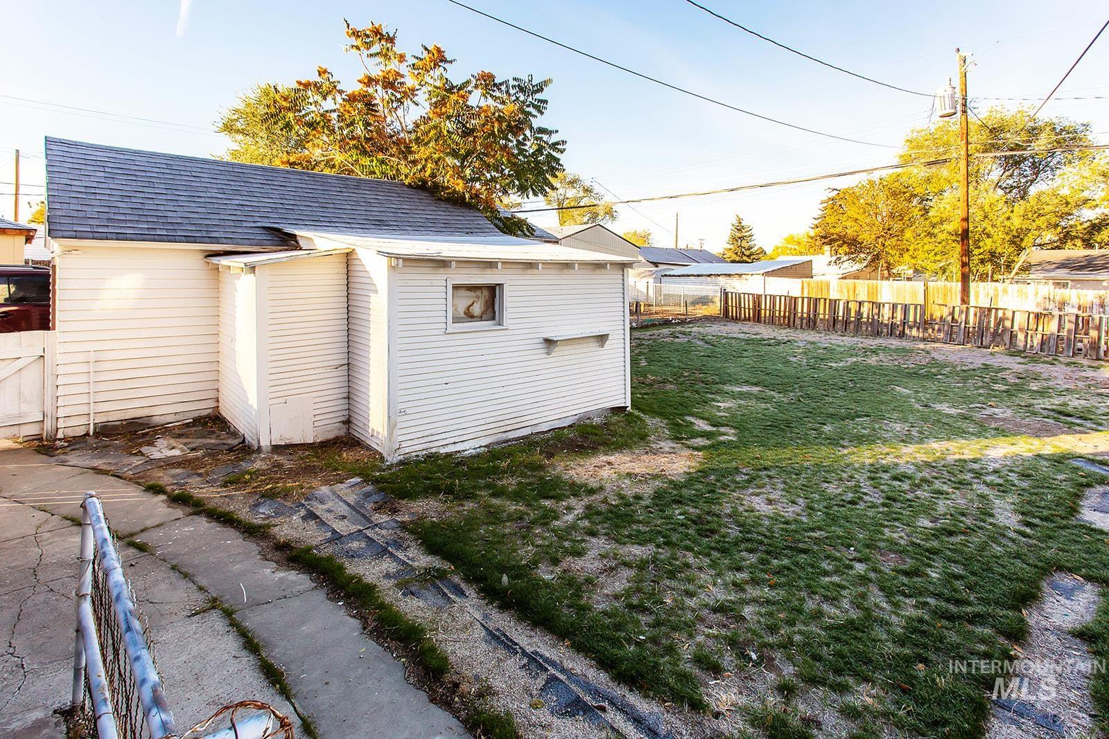 319 Jackson St, Twin Falls, Idaho 83301, 2 Bedrooms, 1 Bathroom, Residential For Sale, Price $219,000,MLS 98966983