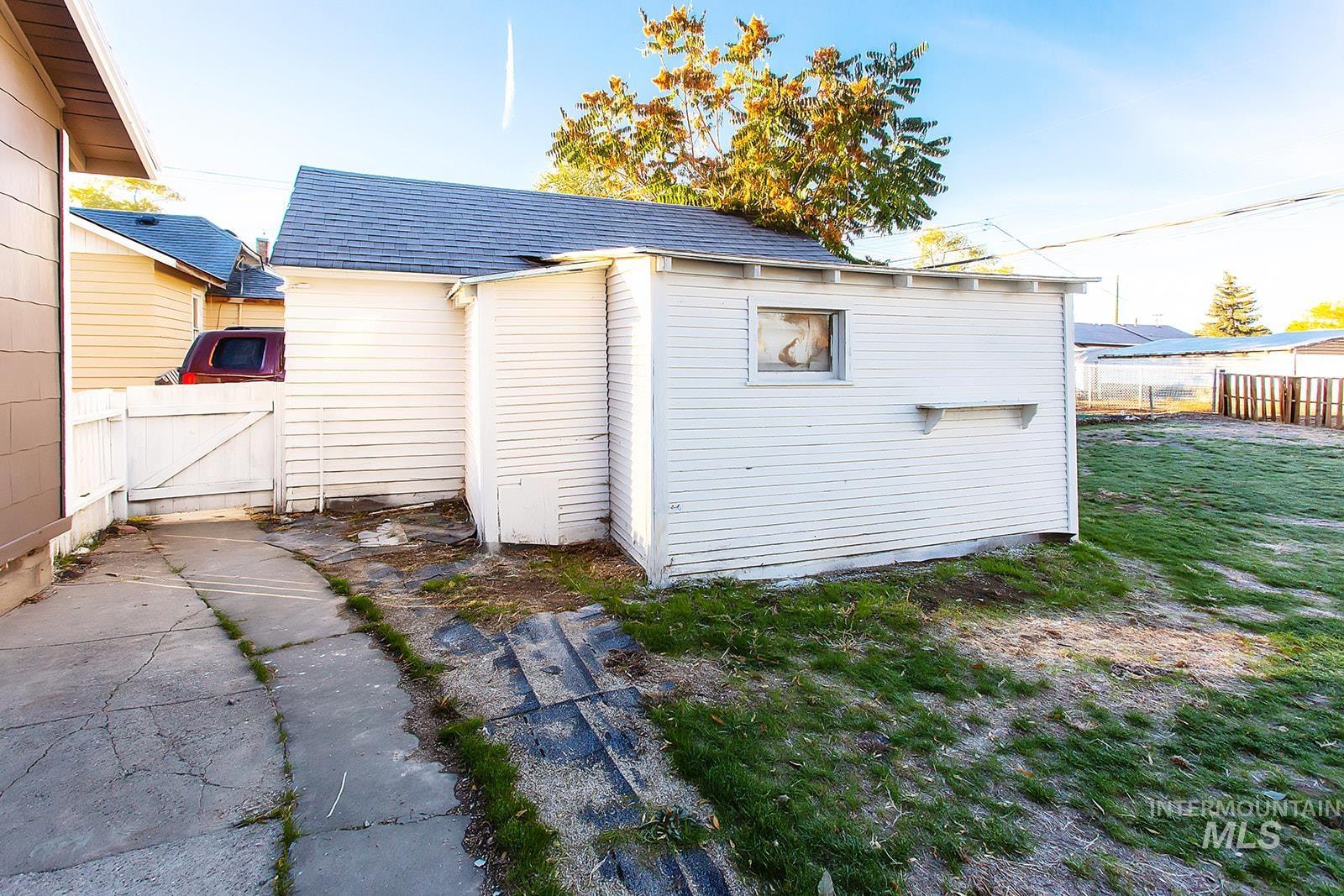 319 Jackson St, Twin Falls, Idaho 83301, 2 Bedrooms, 1 Bathroom, Residential For Sale, Price $219,000,MLS 98966983