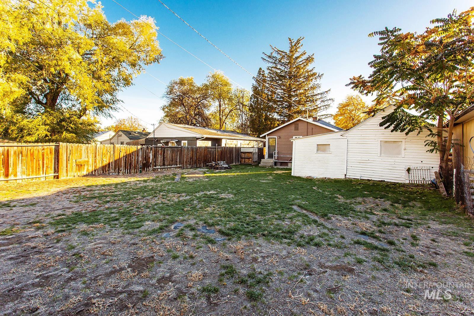 319 Jackson St, Twin Falls, Idaho 83301, 2 Bedrooms, 1 Bathroom, Residential For Sale, Price $219,000,MLS 98966983