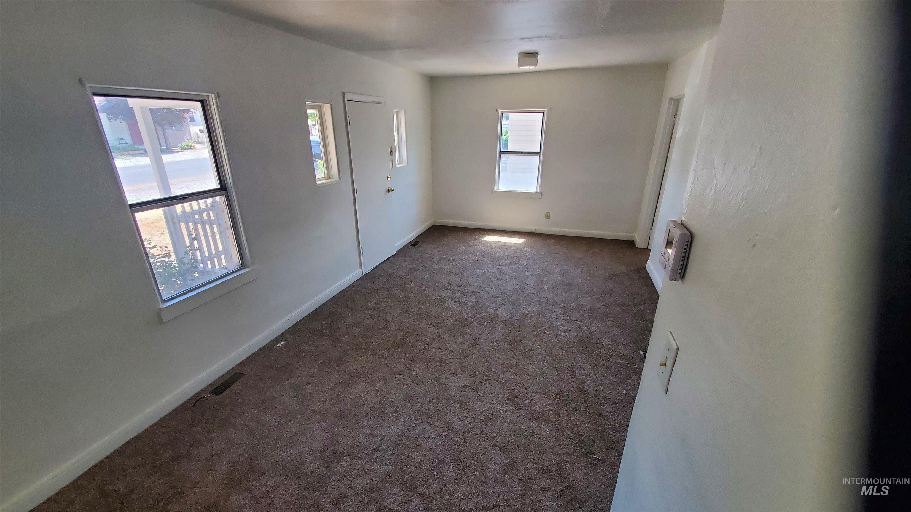 319 Jackson St, Twin Falls, Idaho 83301, 2 Bedrooms, 1 Bathroom, Residential For Sale, Price $189,000, 98966983