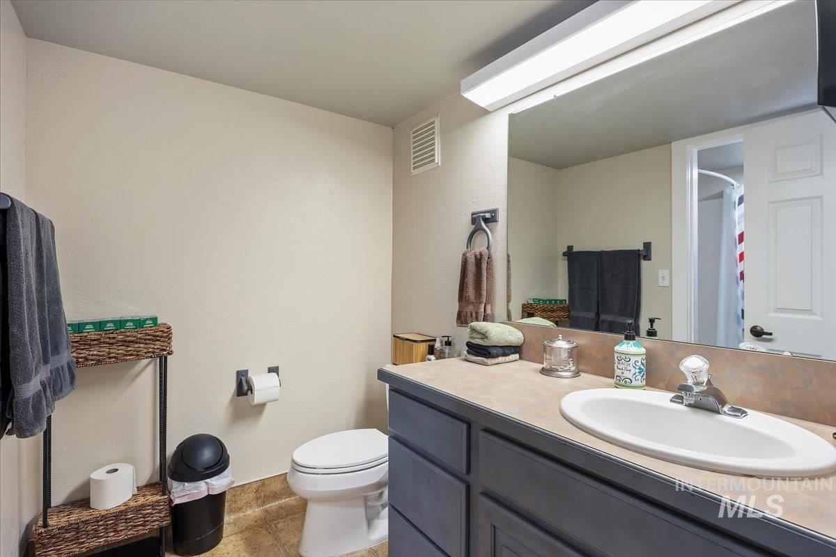 200 N 8th, Buhl, Idaho 83316, 2 Bedrooms, 1 Bathroom, Residential Income For Sale, Price $680,000,MLS 98966985