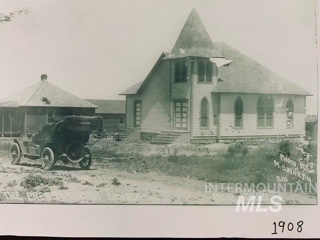 200 N 8th, Buhl, Idaho 83316, 2 Bedrooms, 1 Bathroom, Residential Income For Sale, Price $680,000,MLS 98966985