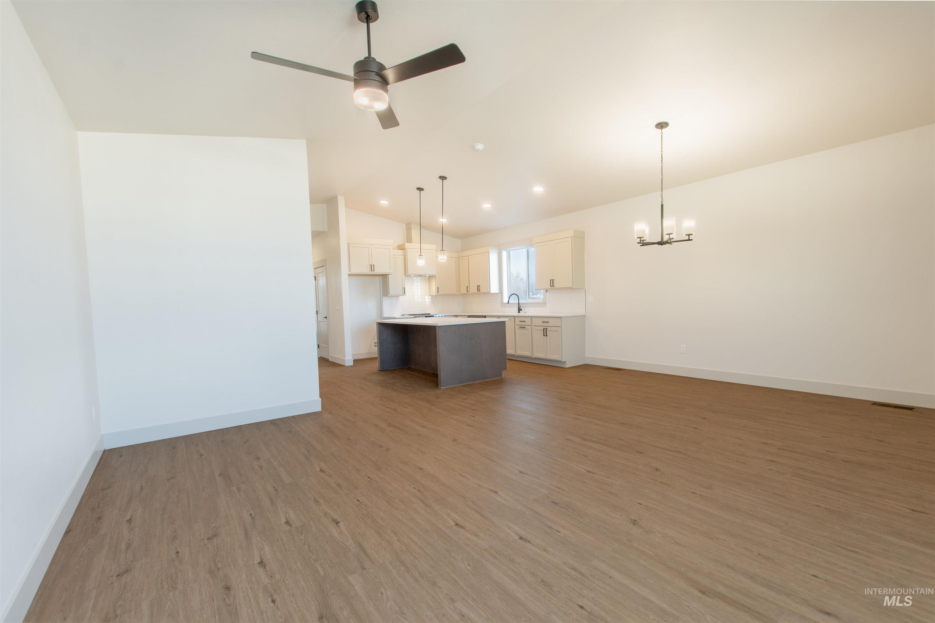 438 Linden St, New Plymouth, Idaho 83655, 5 Bedrooms, 2.5 Bathrooms, Residential For Sale, Price $465,000,MLS 98966987