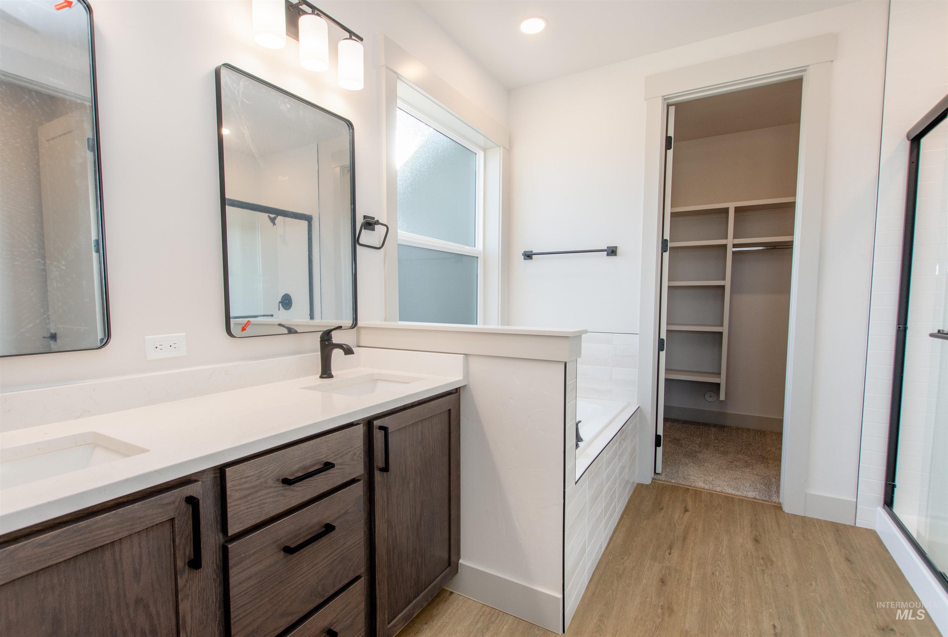 438 Linden St, New Plymouth, Idaho 83655, 5 Bedrooms, 2.5 Bathrooms, Residential For Sale, Price $465,000,MLS 98966987