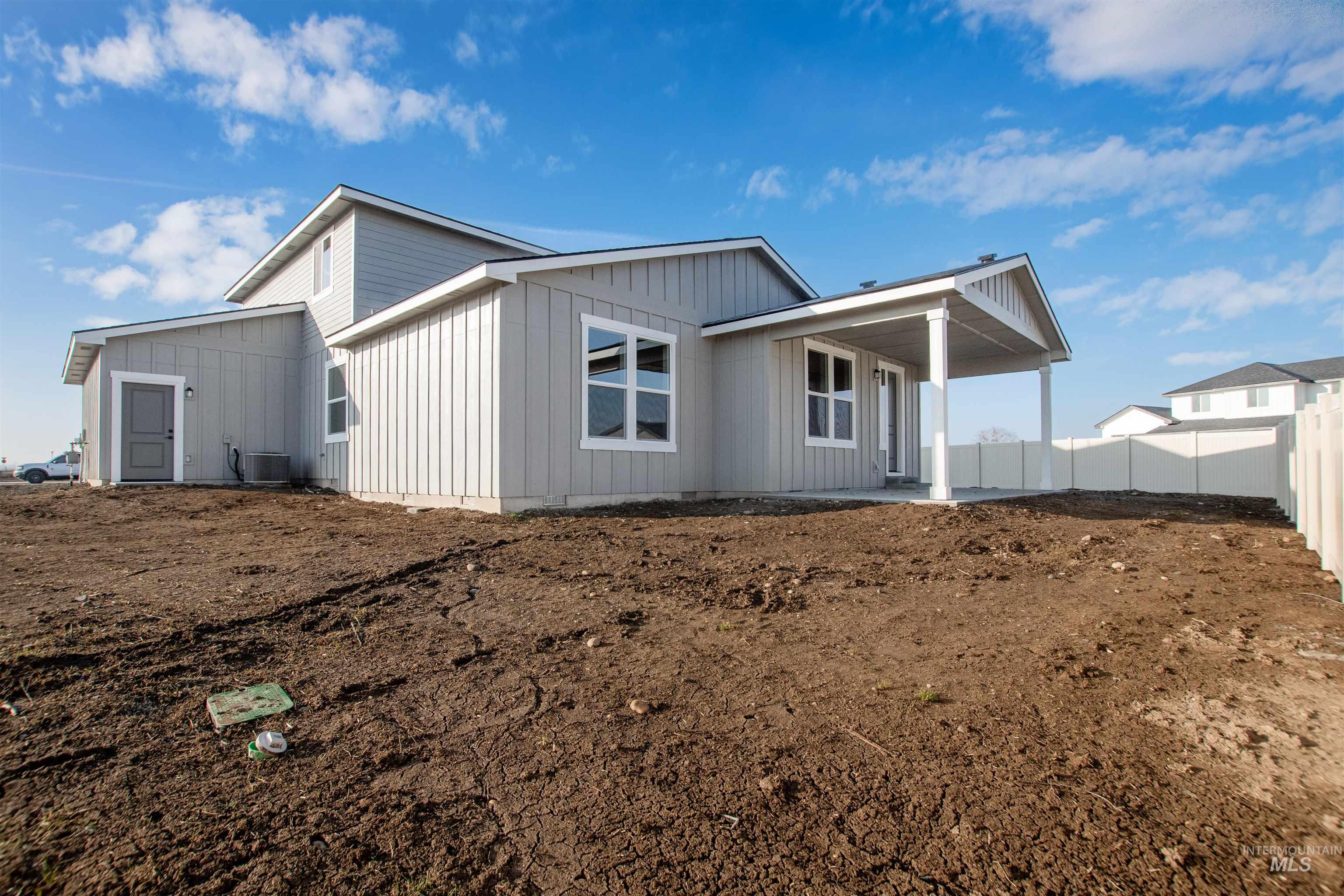 438 Linden St, New Plymouth, Idaho 83655, 5 Bedrooms, 2.5 Bathrooms, Residential For Sale, Price $465,000,MLS 98966987