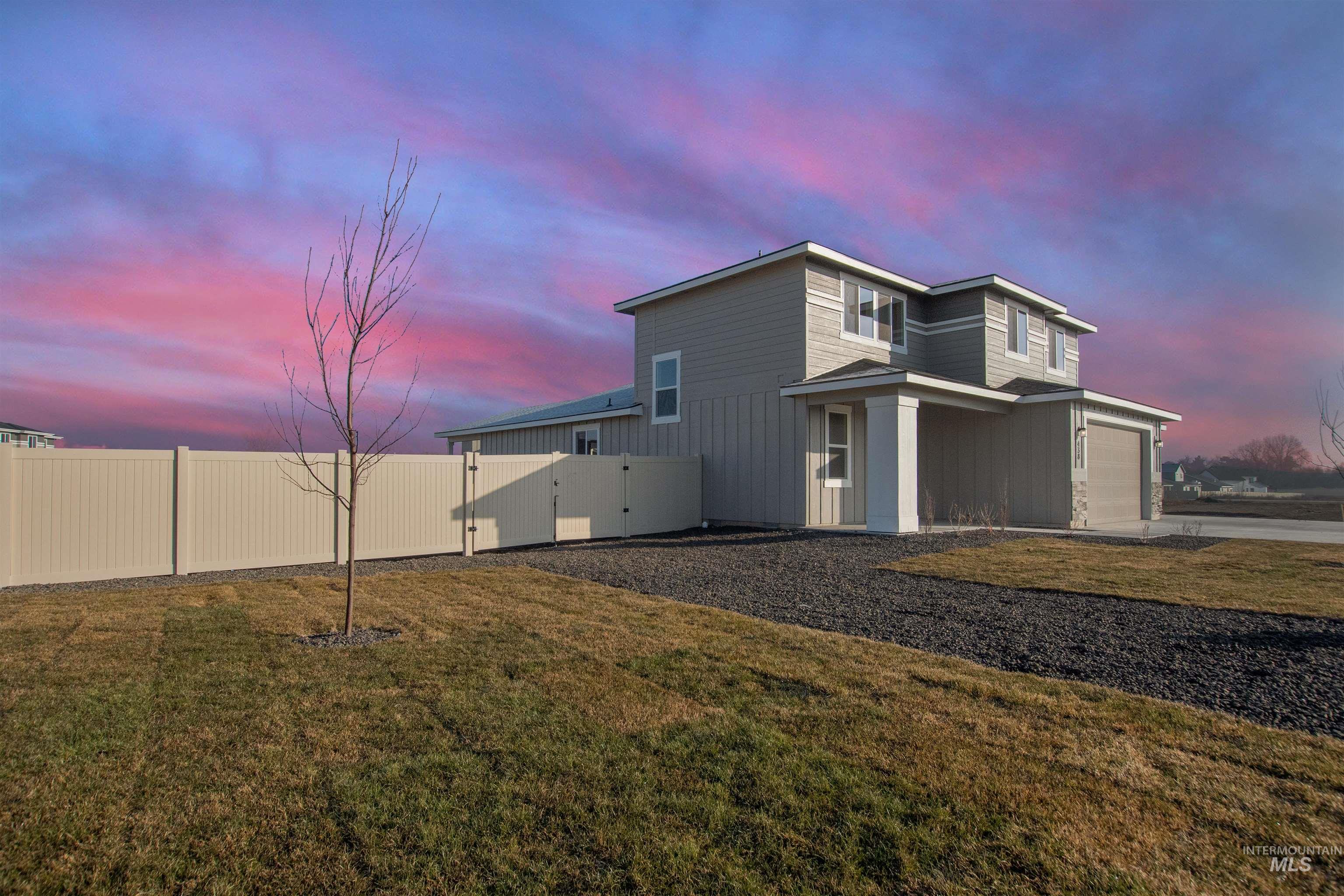 438 Linden St, New Plymouth, Idaho 83655, 5 Bedrooms, 2.5 Bathrooms, Residential For Sale, Price $465,000,MLS 98966987