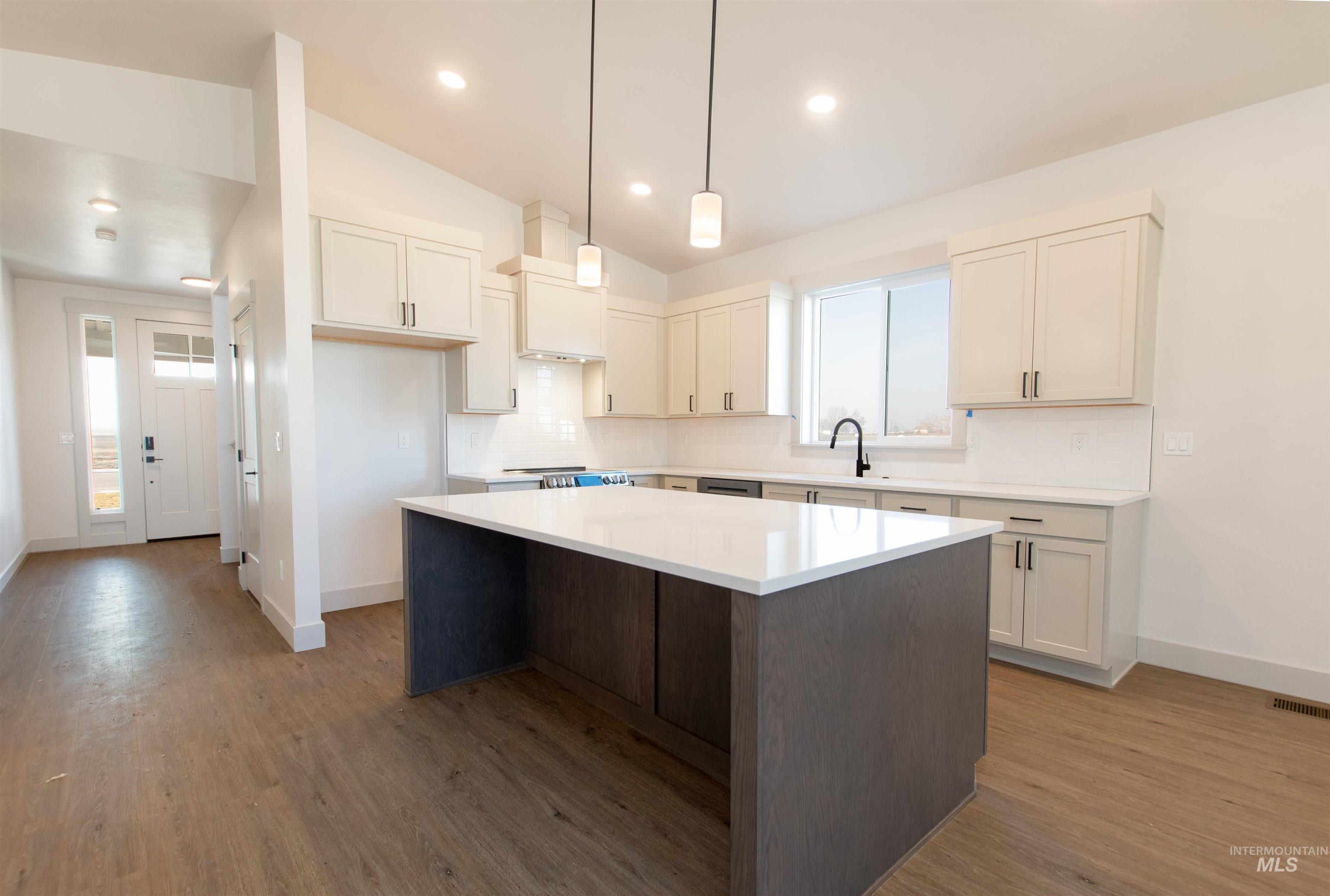 438 Linden St, New Plymouth, Idaho 83655, 5 Bedrooms, 2.5 Bathrooms, Residential For Sale, Price $465,000,MLS 98966987