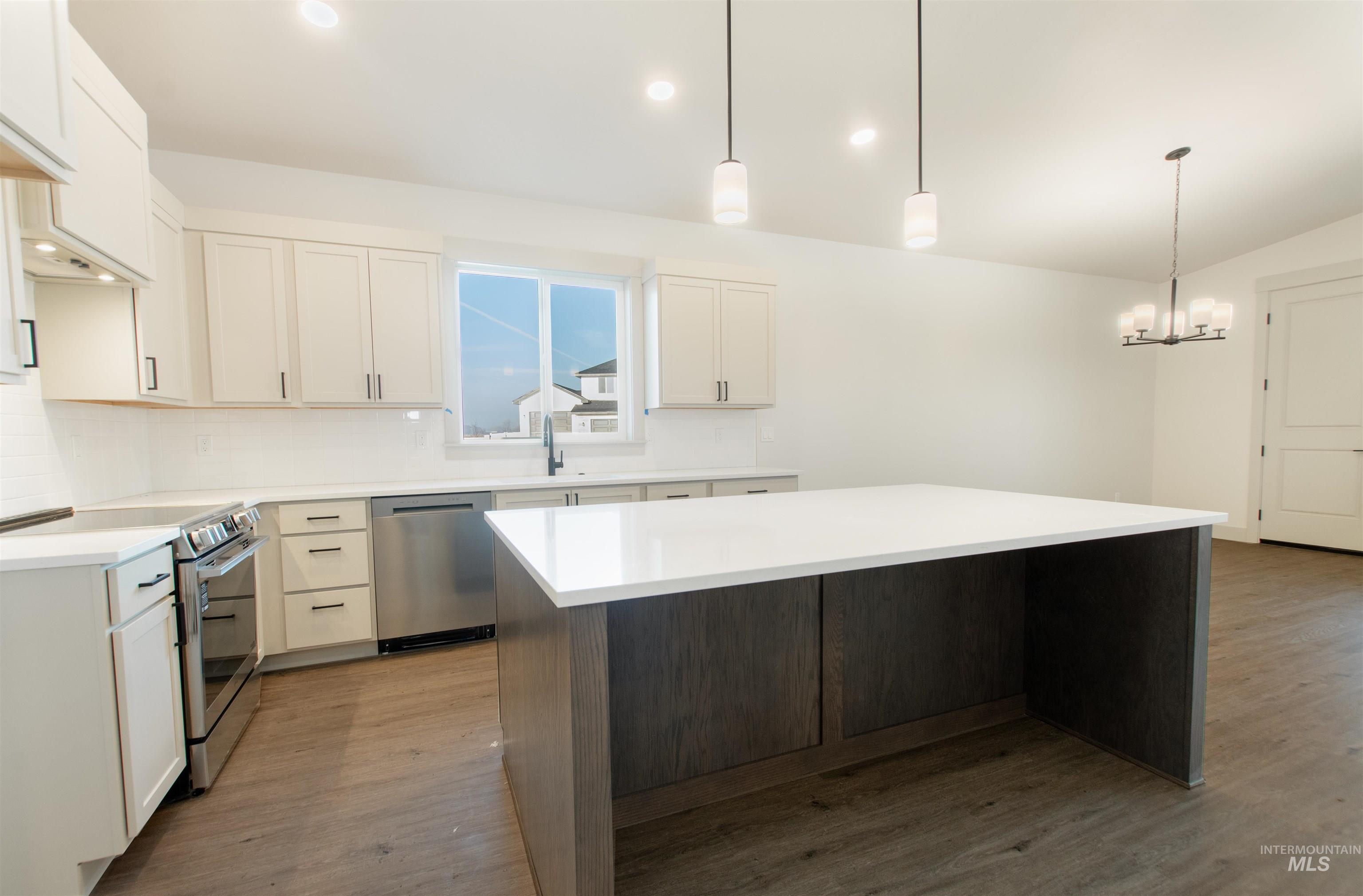 438 Linden St, New Plymouth, Idaho 83655, 5 Bedrooms, 2.5 Bathrooms, Residential For Sale, Price $465,000,MLS 98966987