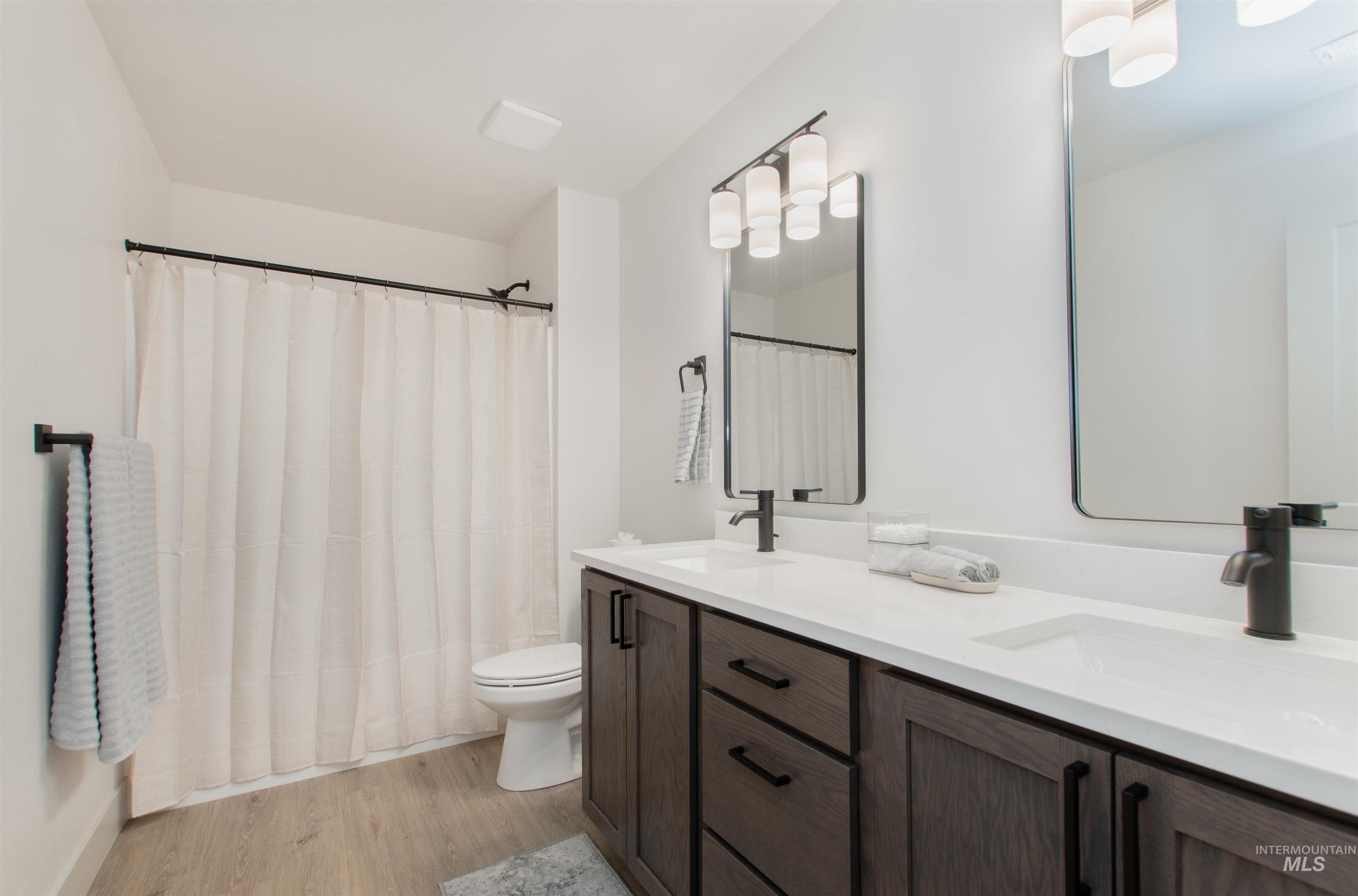 513 Grand Harvest Ave, New Plymouth, Idaho 83655, 5 Bedrooms, 2.5 Bathrooms, Residential For Sale, Price $509,000,MLS 98966993