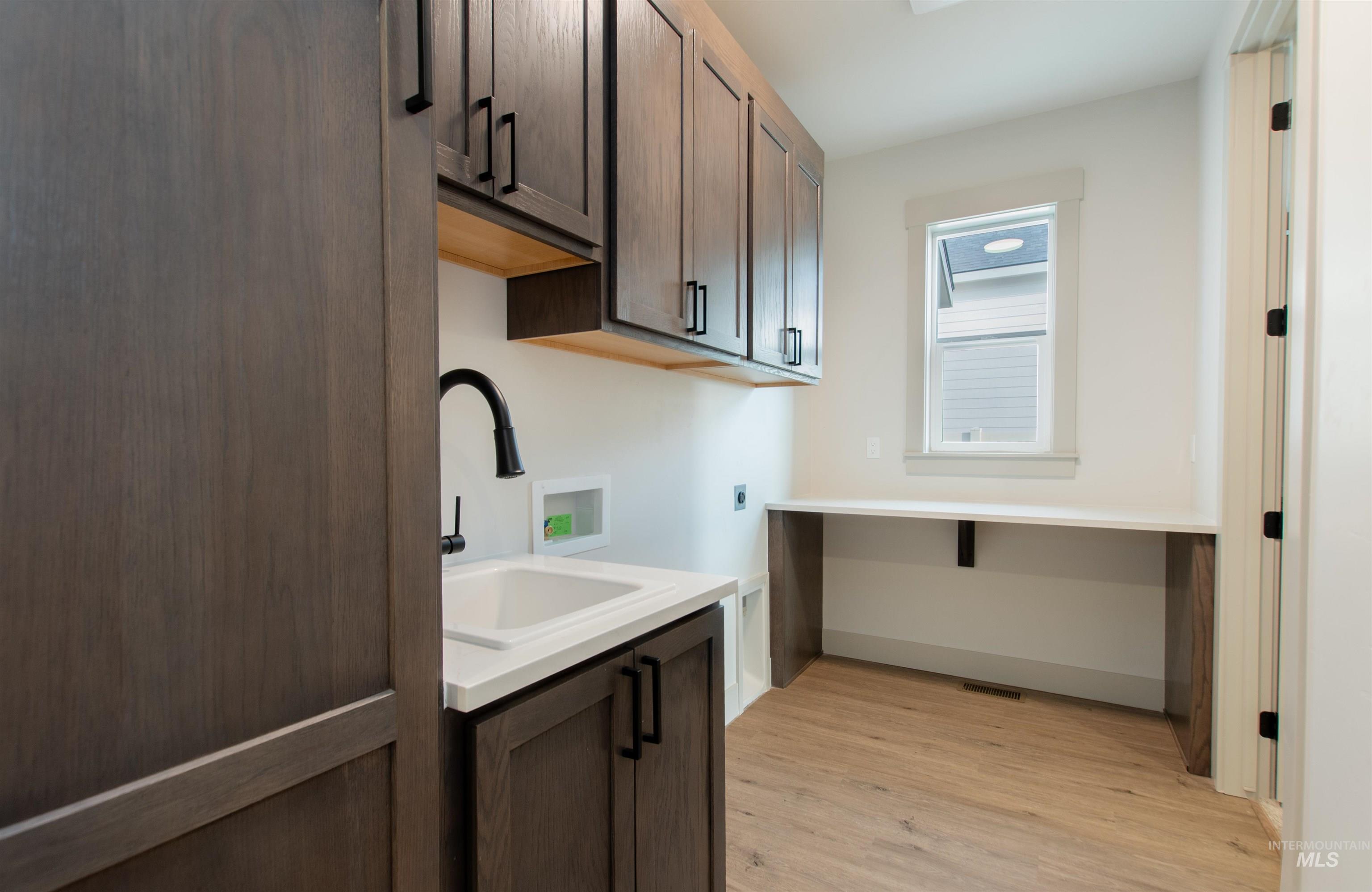 607 Grand Harvest Avenue, New Plymouth, Idaho 83655, 4 Bedrooms, 2.5 Bathrooms, Residential For Sale, Price $480,000,MLS 98967006