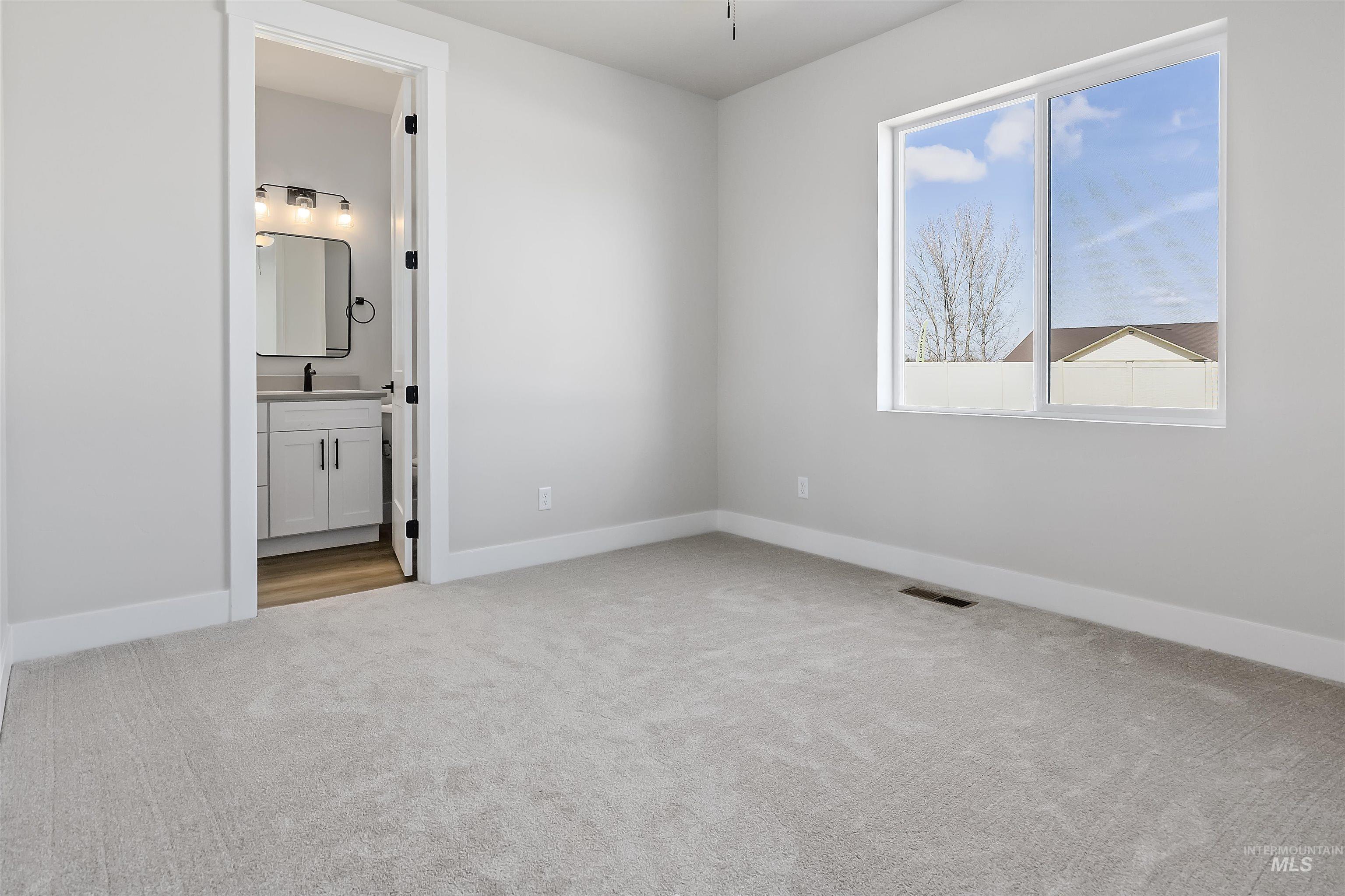 607 Grand Harvest Avenue, New Plymouth, Idaho 83655, 4 Bedrooms, 2.5 Bathrooms, Residential For Sale, Price $480,000,MLS 98967006