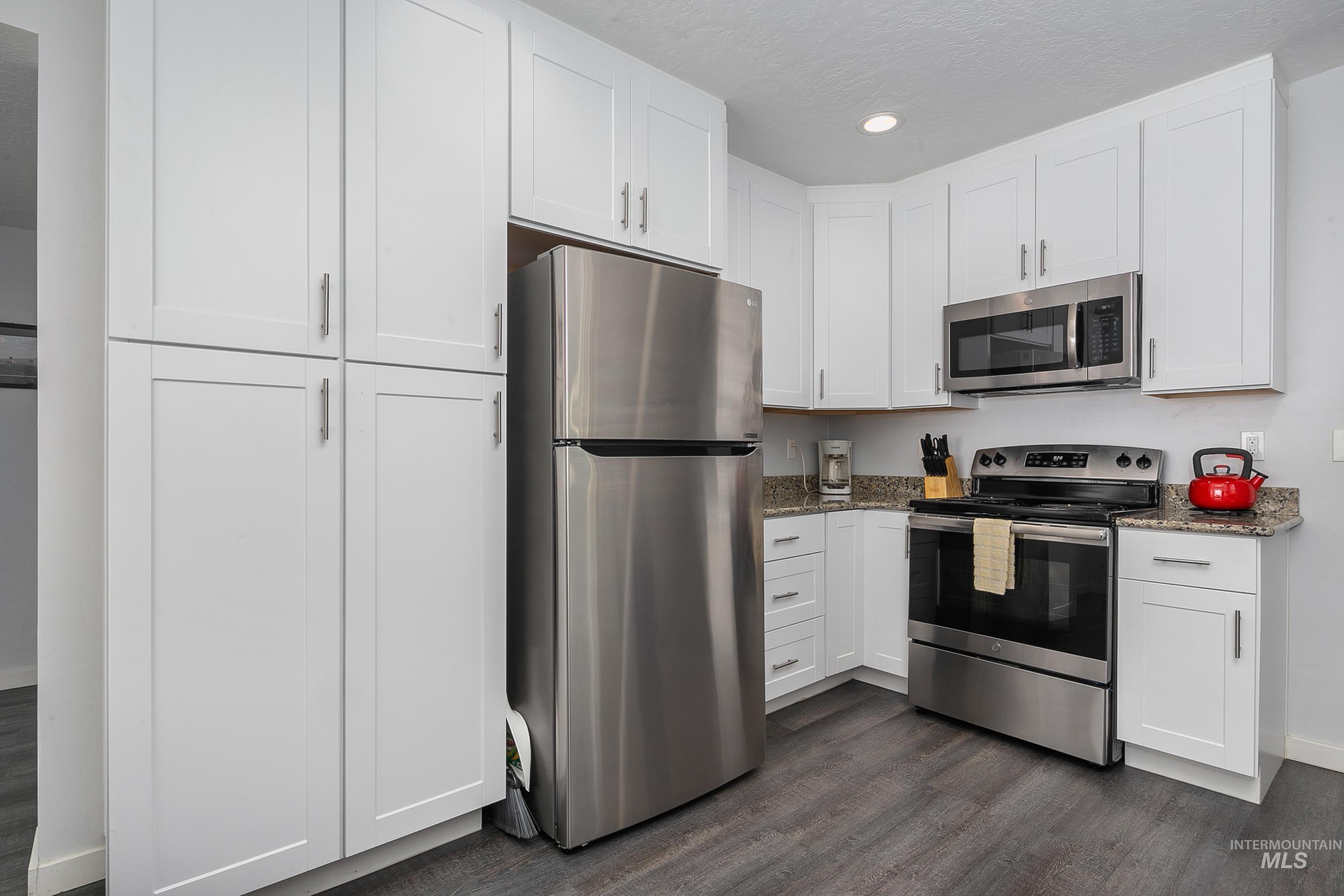 2513 N 31st, Boise, Idaho 83703, 3 Bedrooms, 2 Bathrooms, Residential Income For Sale, Price $870,000,MLS 98967007